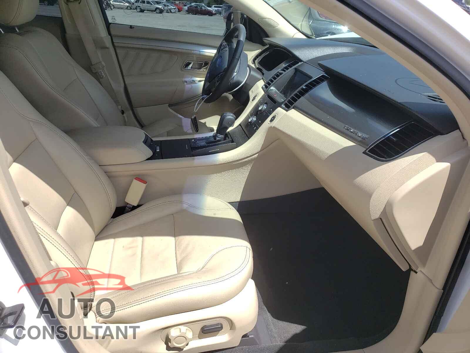 FORD TAURUS 2017 - 1FAHP2E86HG125053