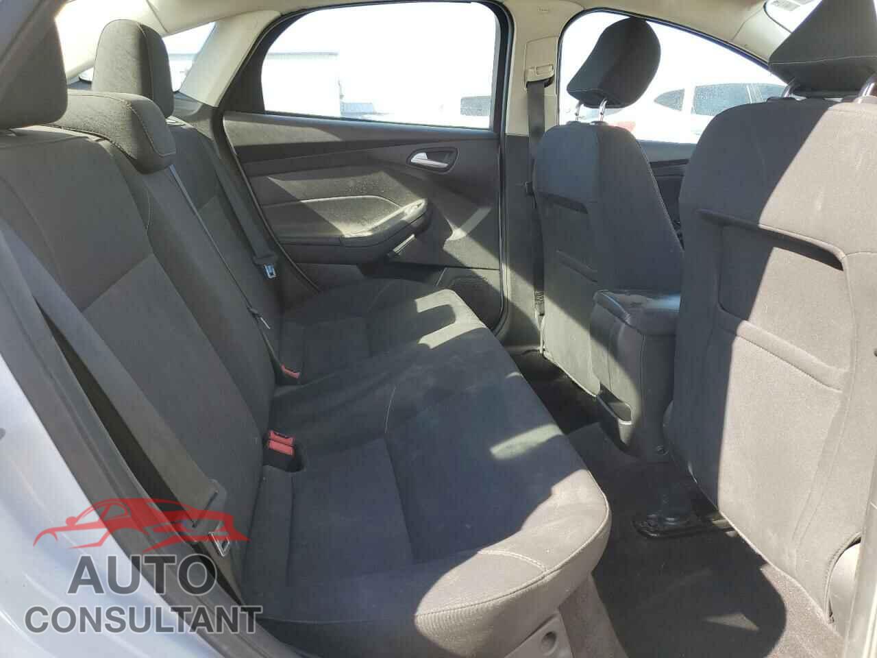 FORD FOCUS 2017 - 1FADP3F29HL300093
