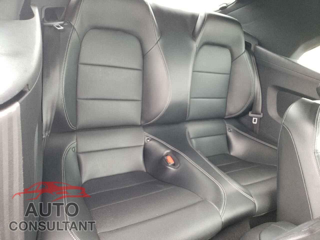 FORD MUSTANG 2021 - 1FATP8UHXM5120782