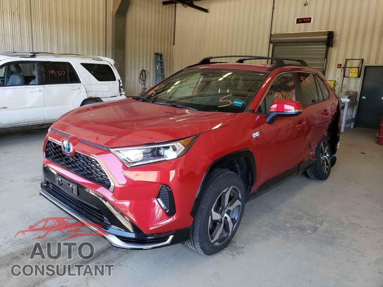TOYOTA RAV4 2021 - JTMCB3FV5MD040438