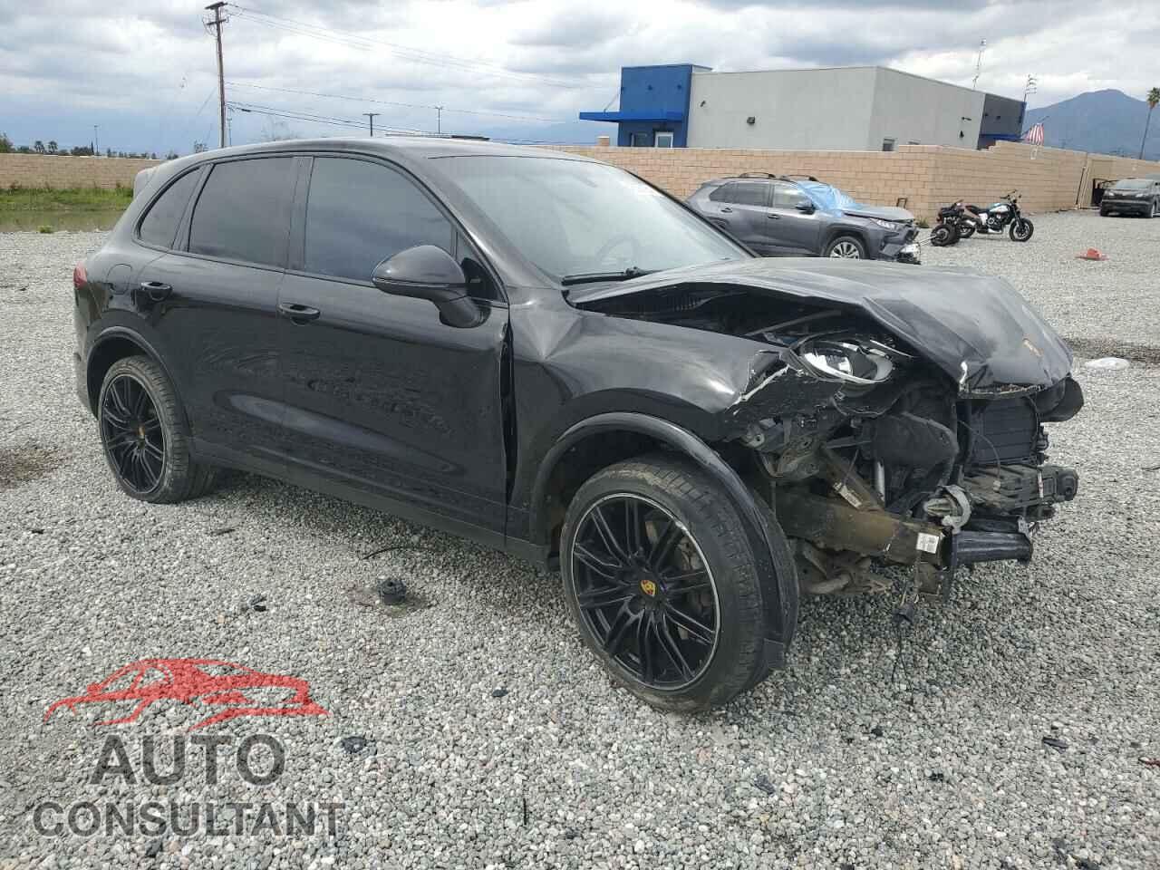 PORSCHE CAYENNE 2018 - WP1AA2A29JKA07305