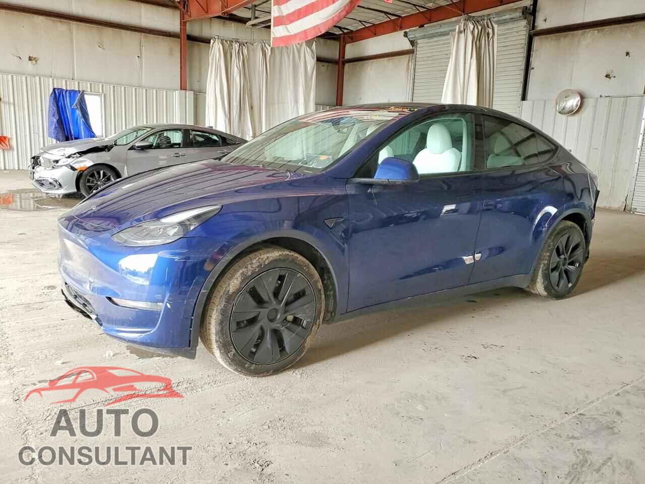 TESLA MODEL Y 2024 - 7SAYGAEE2RF211789