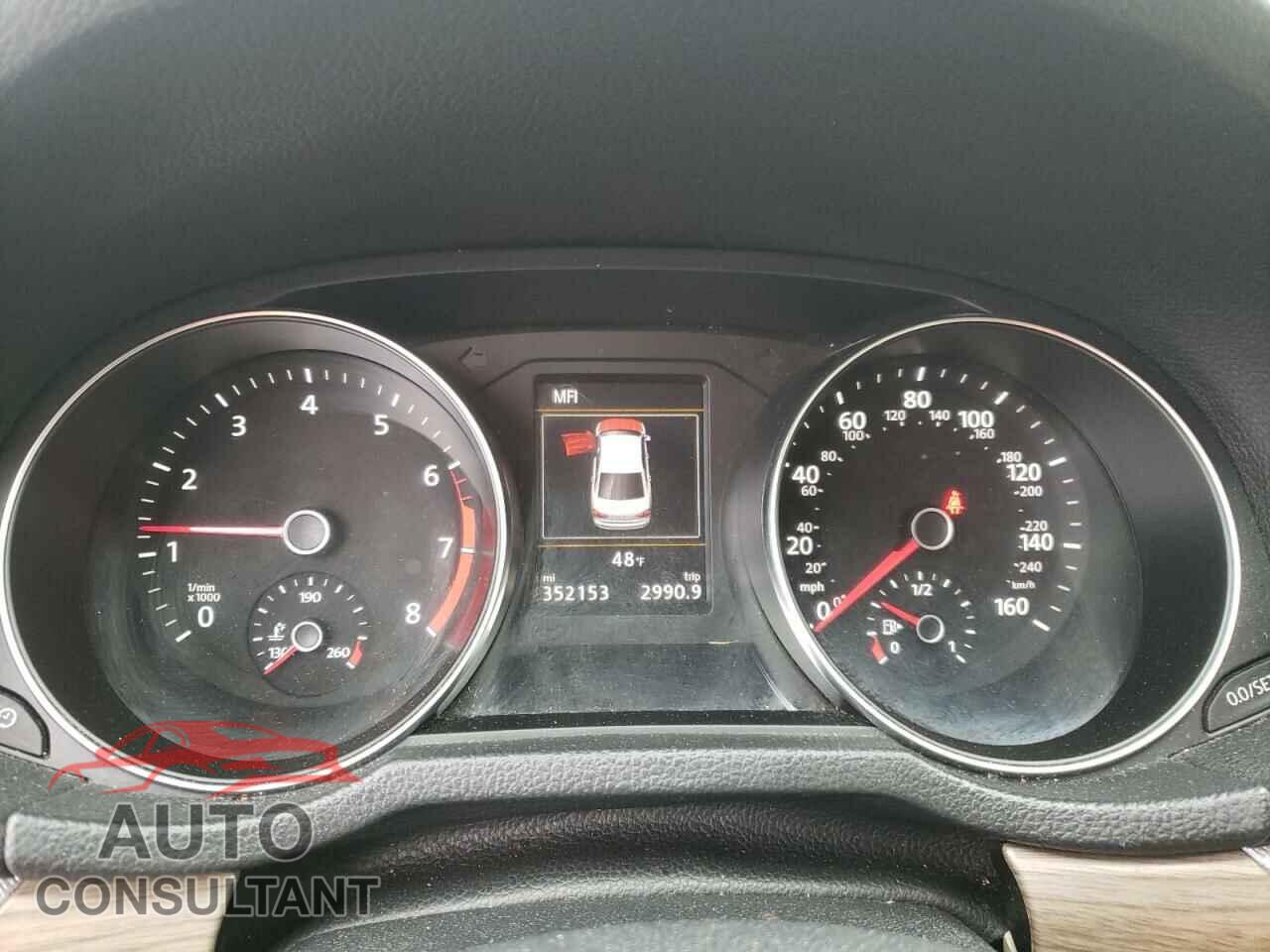 VOLKSWAGEN PASSAT 2017 - 1VWCT7A31HC020075
