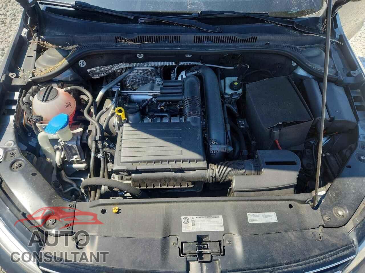 VOLKSWAGEN JETTA 2017 - 3VWB67AJ9HM300035