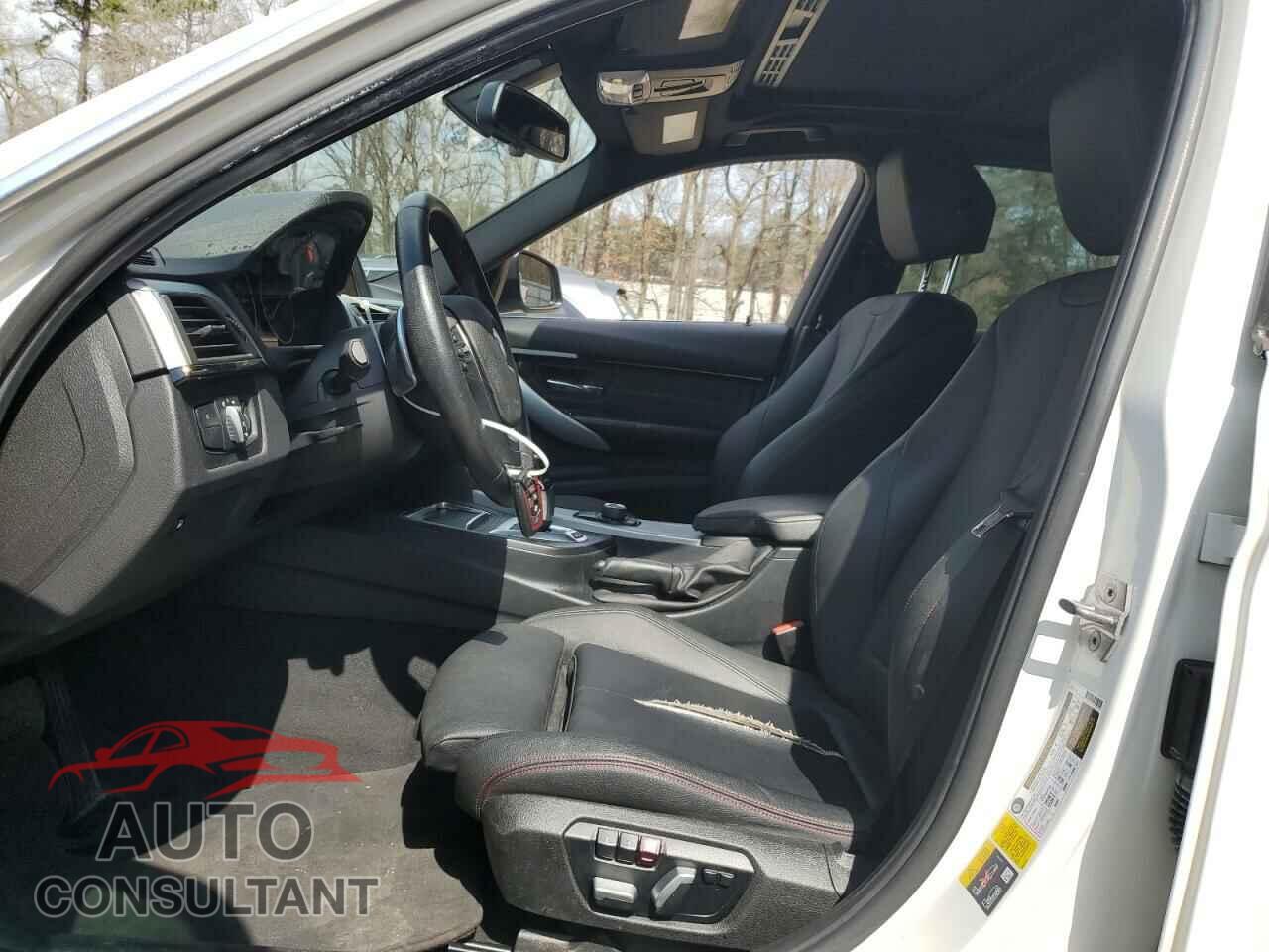 BMW 3 SERIES 2017 - WBA8E1C35HA159275