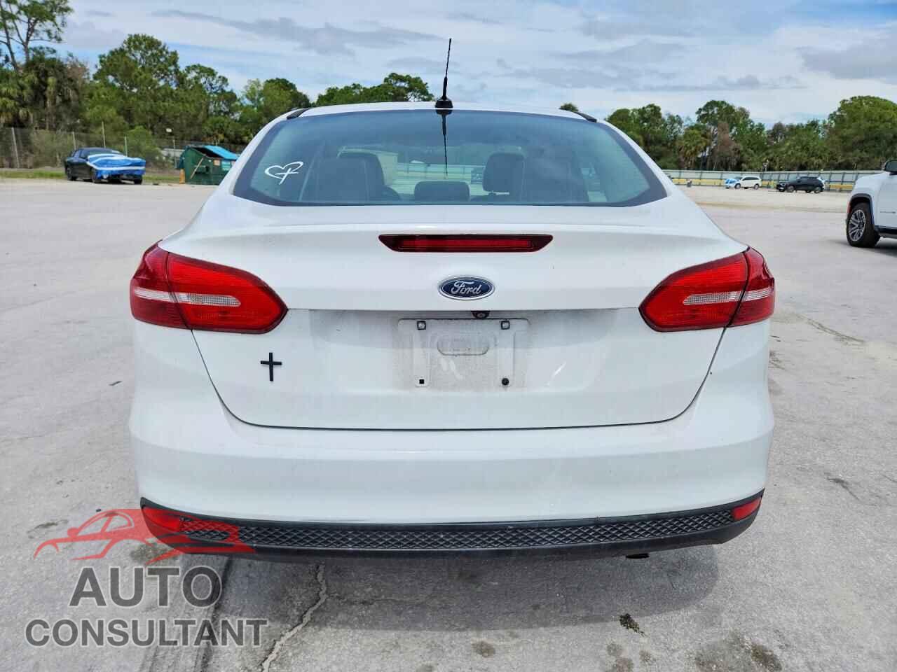 FORD FOCUS 2016 - 1FADP3E28GL374945