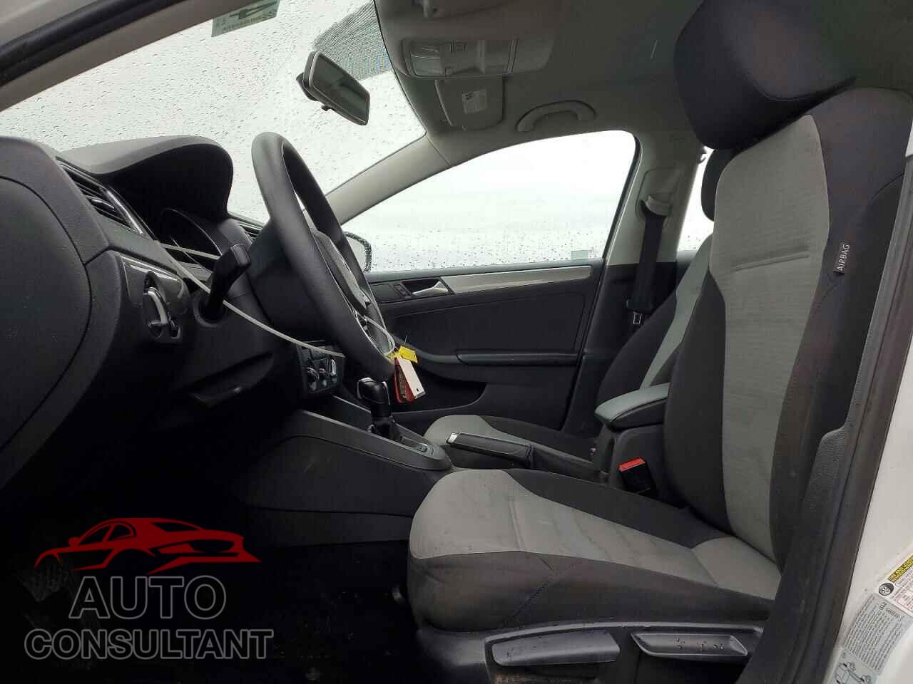 VOLKSWAGEN JETTA 2017 - 3VW2B7AJ5HM399559