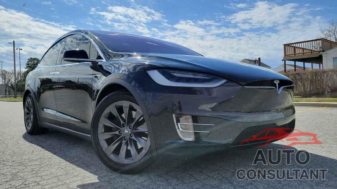 TESLA MODEL X 2017 - 5YJXCDE21HF046103