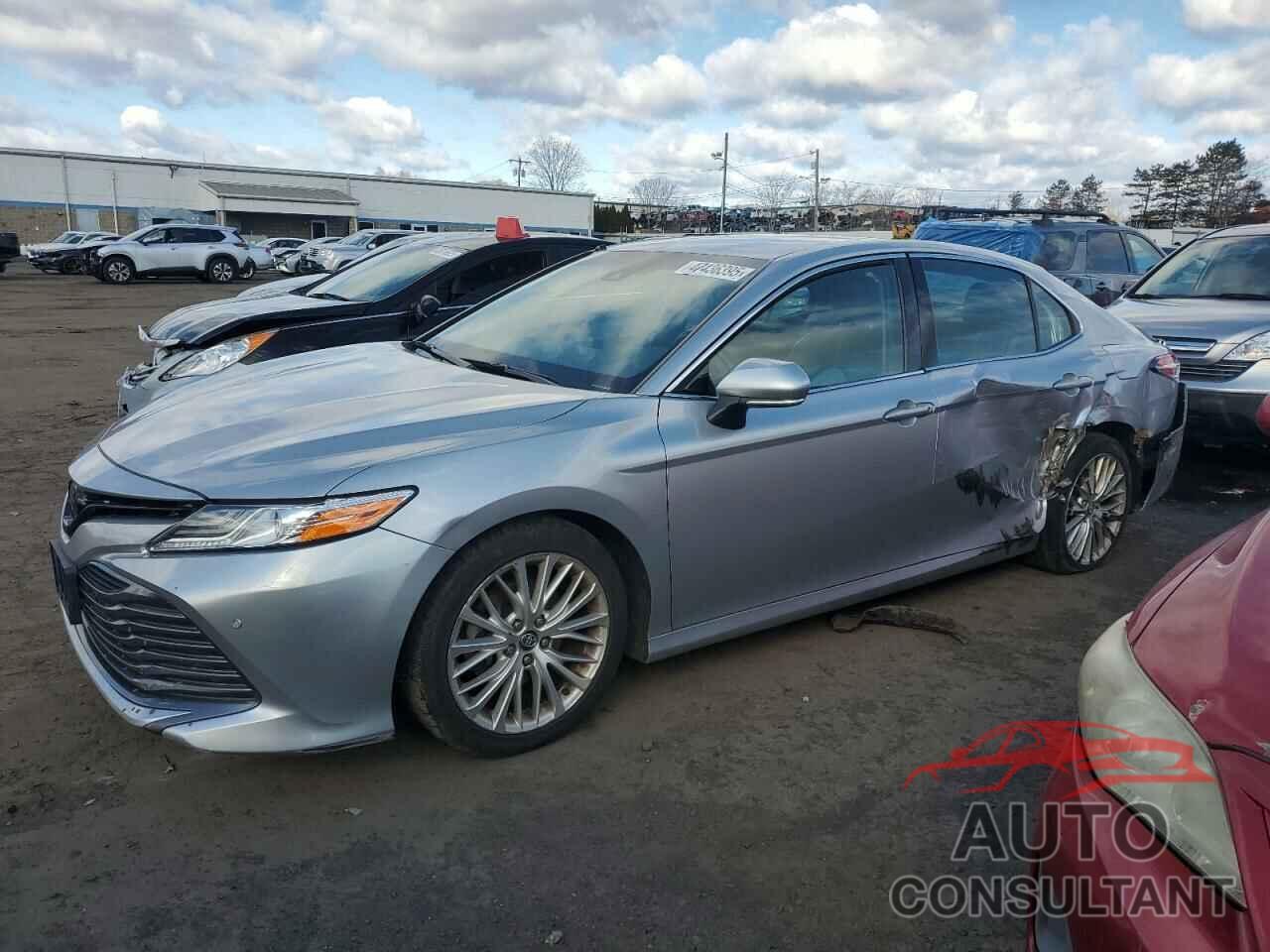 TOYOTA CAMRY 2018 - 4T1B11HK6JU005596