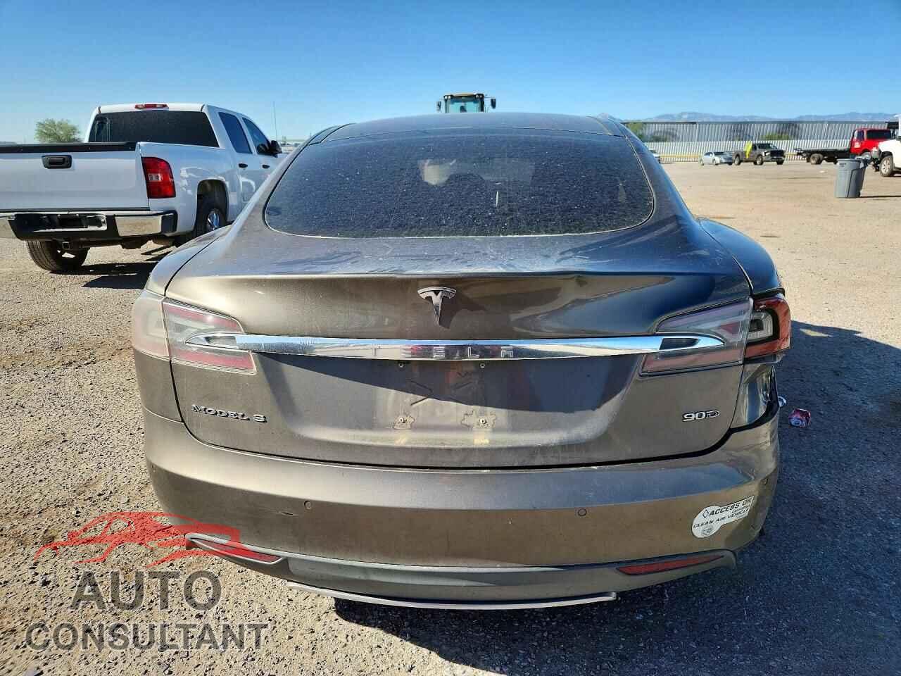 TESLA MODEL S 2015 - 5YJSA1E21FF114119