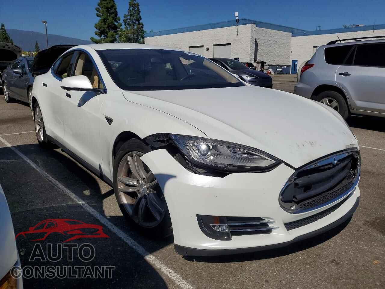 TESLA MODEL S 2013 - 5YJSA1BG5DFP09844