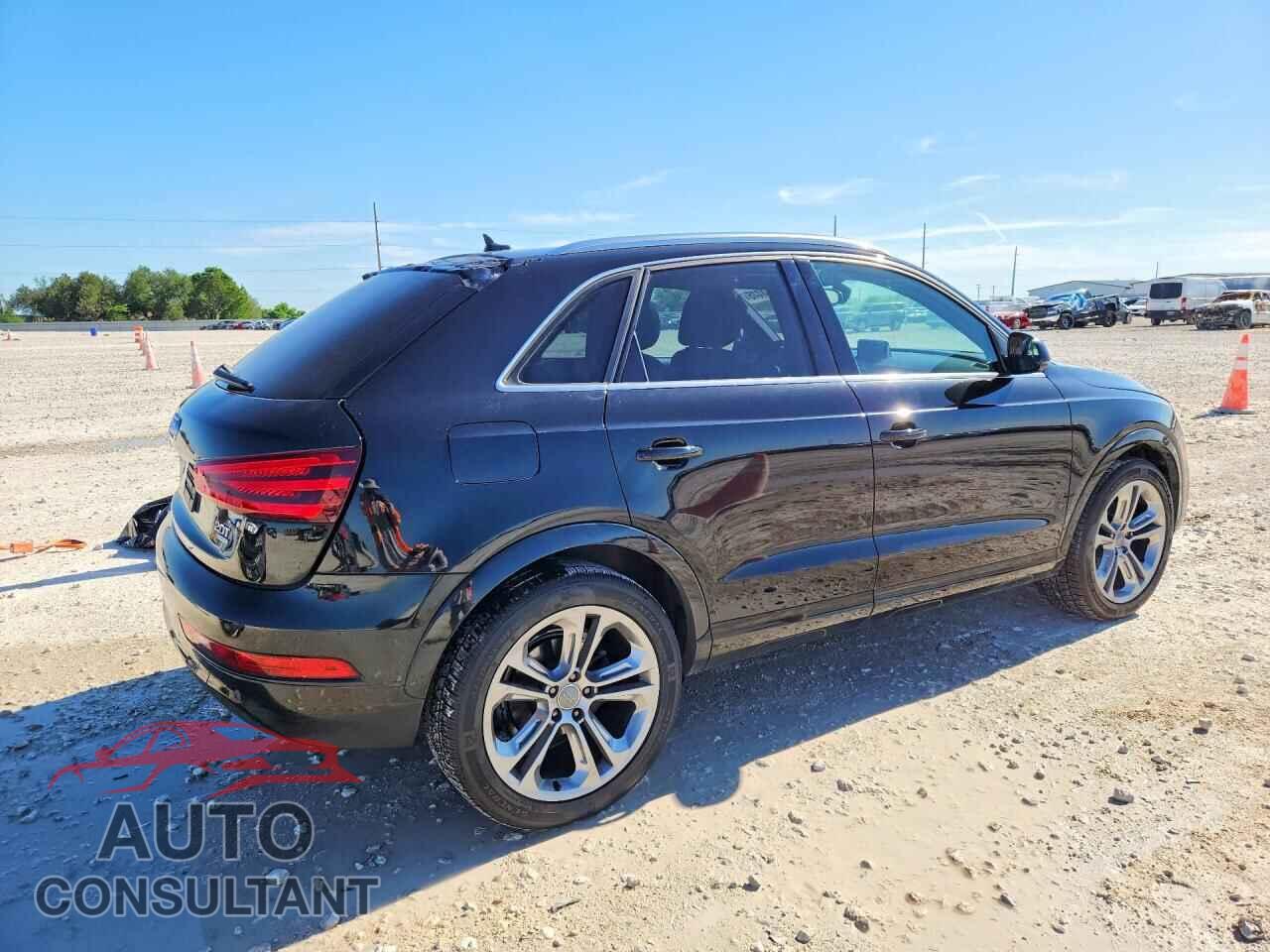 AUDI Q3 2015 - WA1GFCFS9FR007700