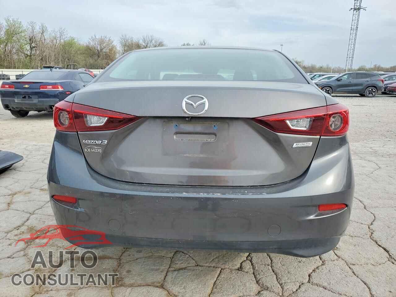 MAZDA 3 2018 - 3MZBN1U77JM228564