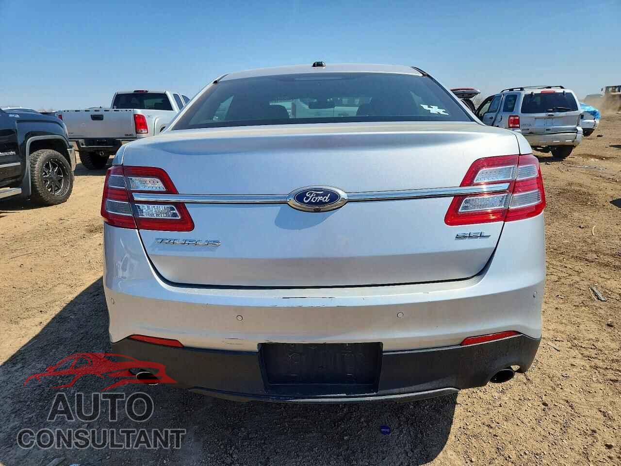 FORD TAURUS 2017 - 1FAHP2E86HG109595