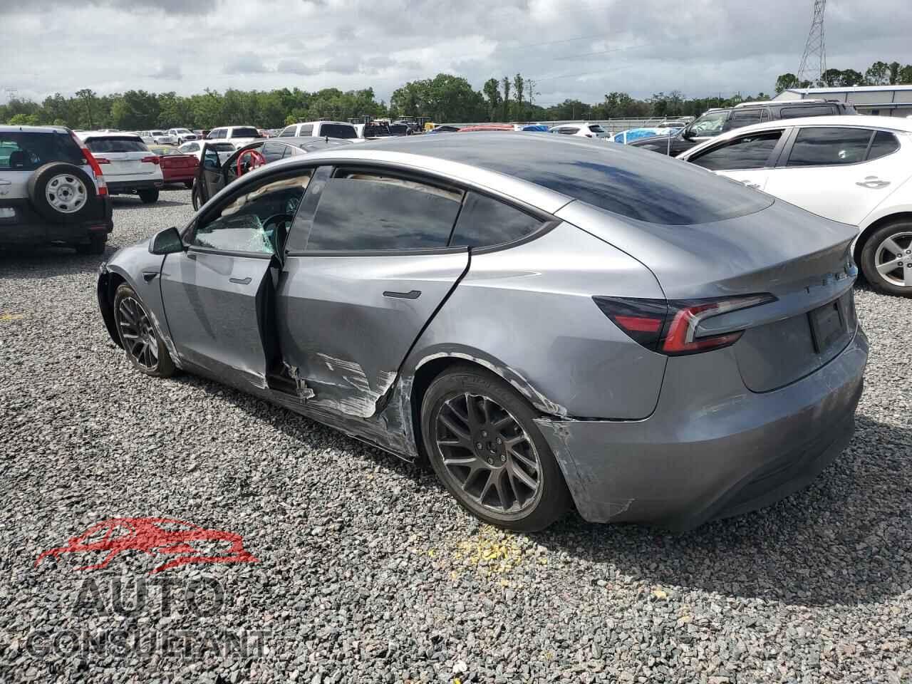 TESLA MODEL 3 2024 - 5YJ3E1EA8RF858885