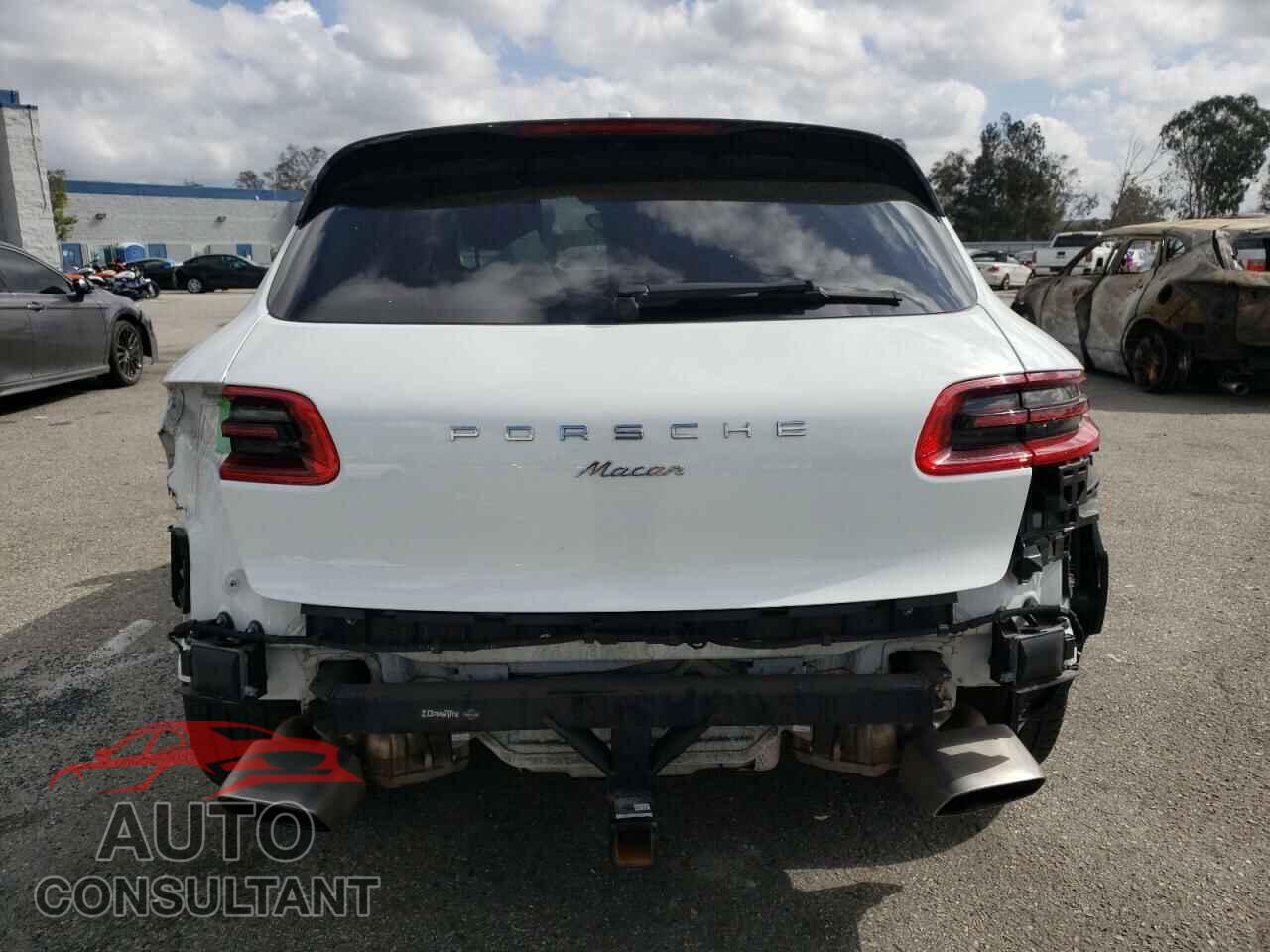 PORSCHE MACAN 2017 - WP1AA2A52HLB09270