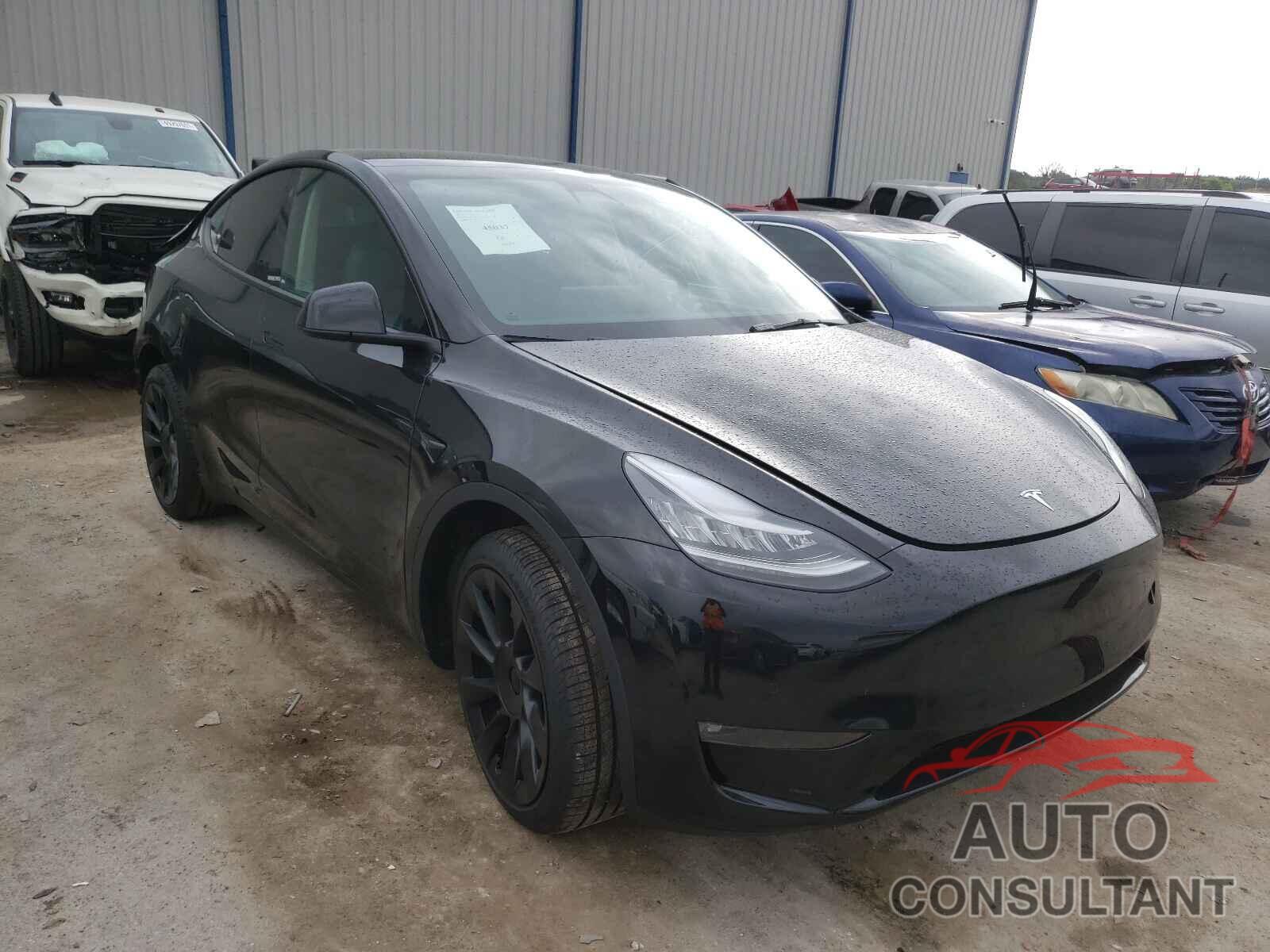 TESLA MODEL Y 2021 - 5YJYGDEE7MF143982