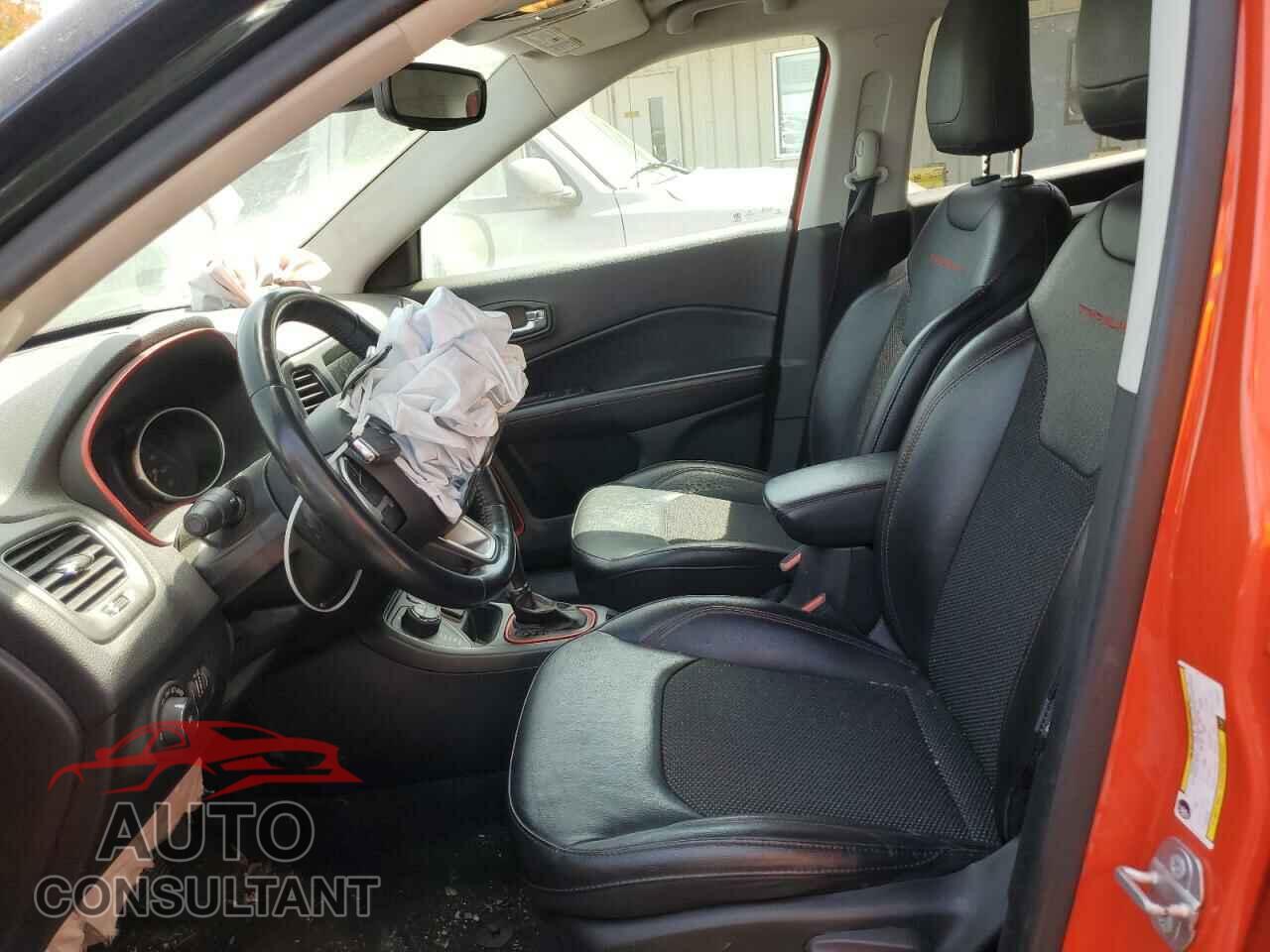 JEEP COMPASS 2020 - 3C4NJDDB8LT163315