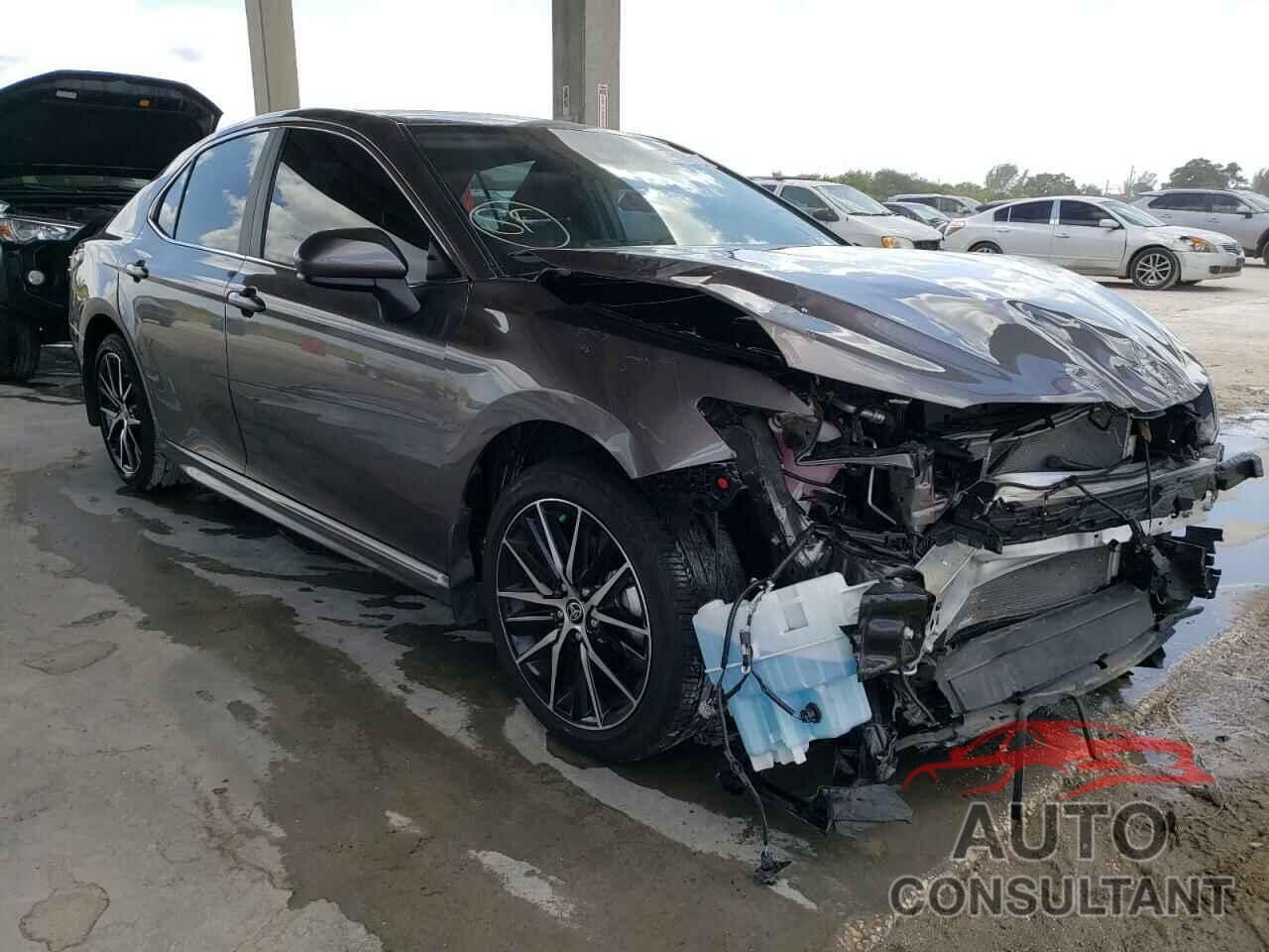 TOYOTA CAMRY 2021 - 4T1G11AK8MU404417