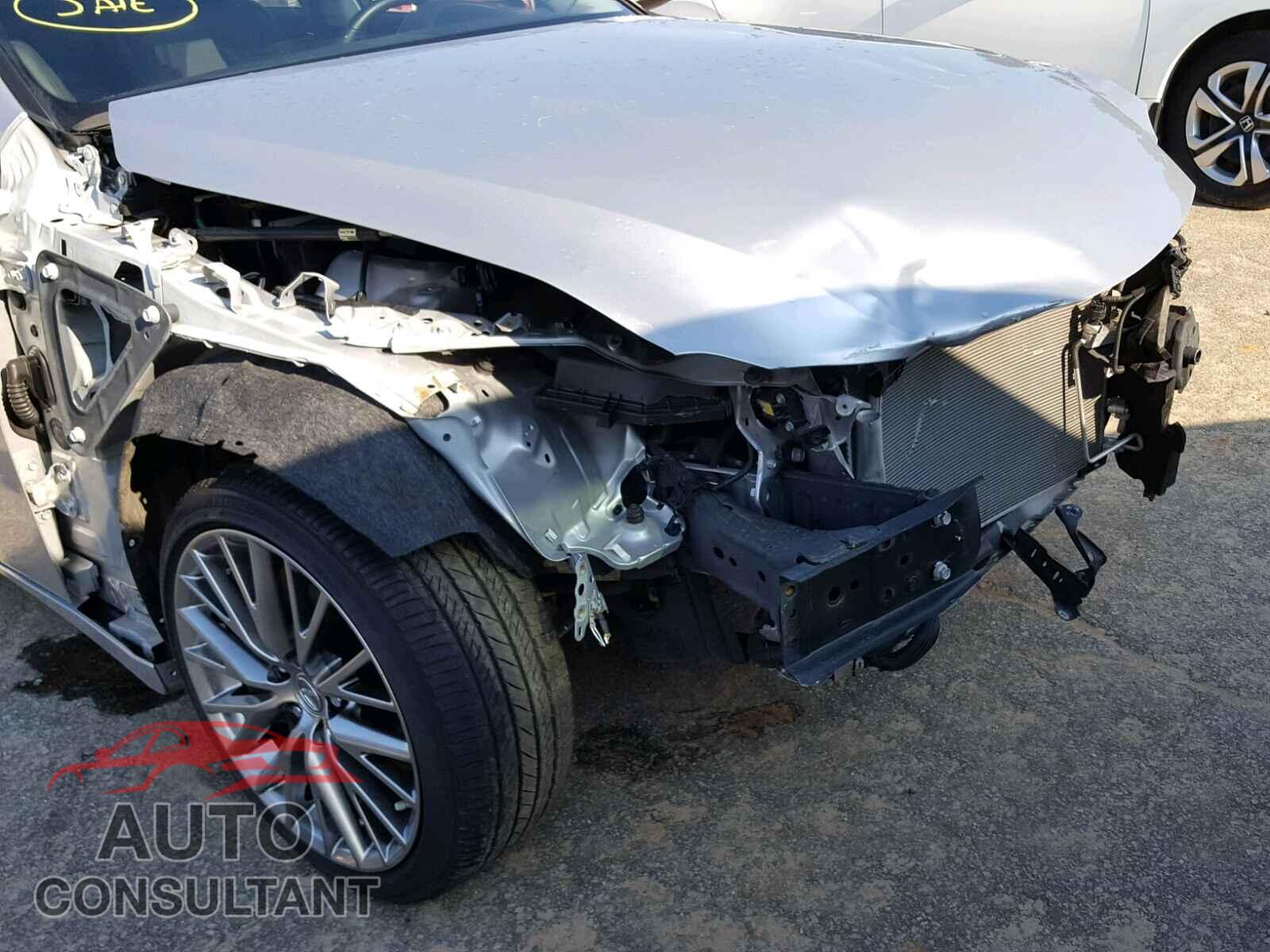 LEXUS IS 2017 - JTHBA1D26H5052513
