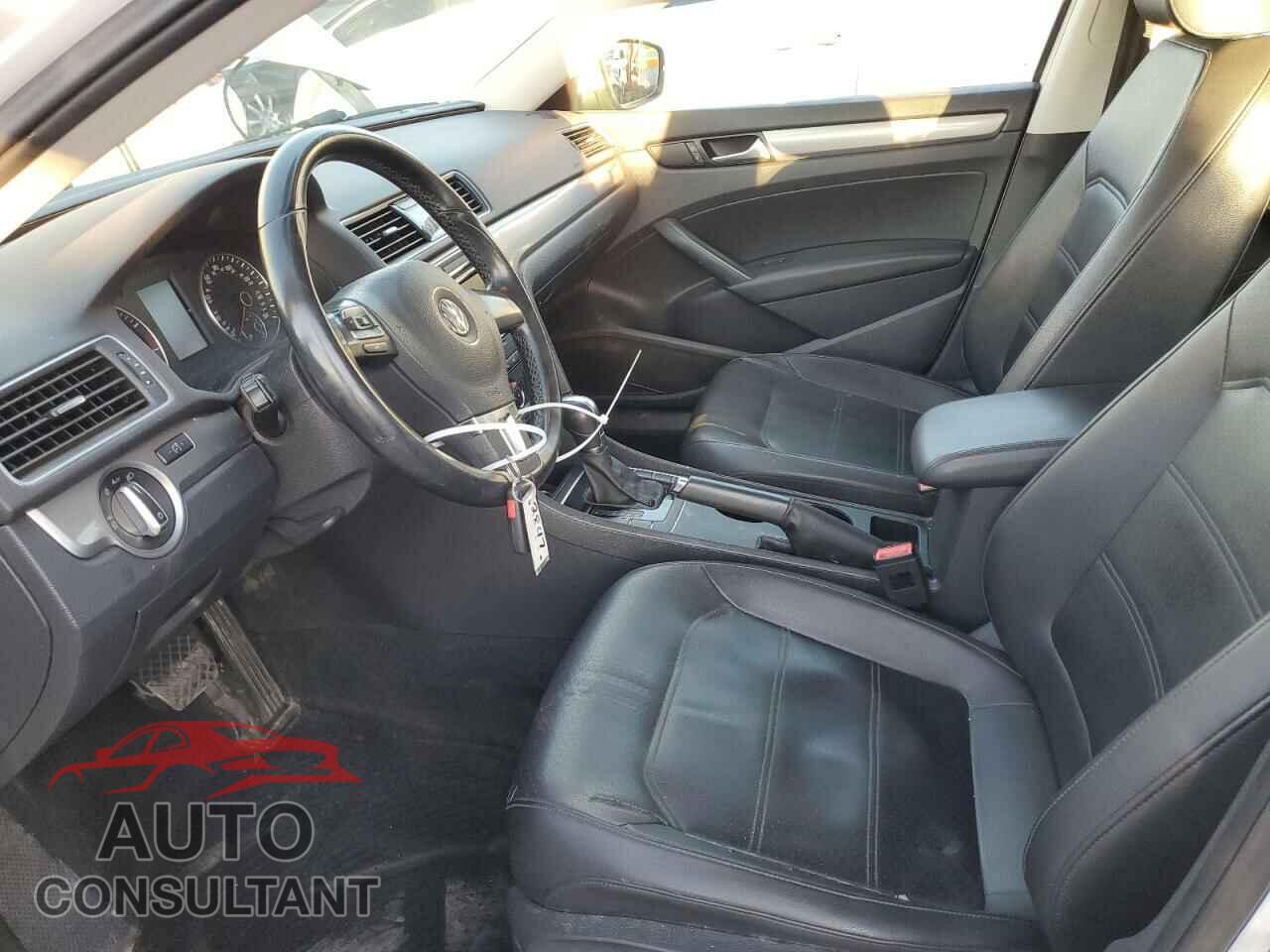 VOLKSWAGEN PASSAT 2015 - 1VWAT7A32FC113644