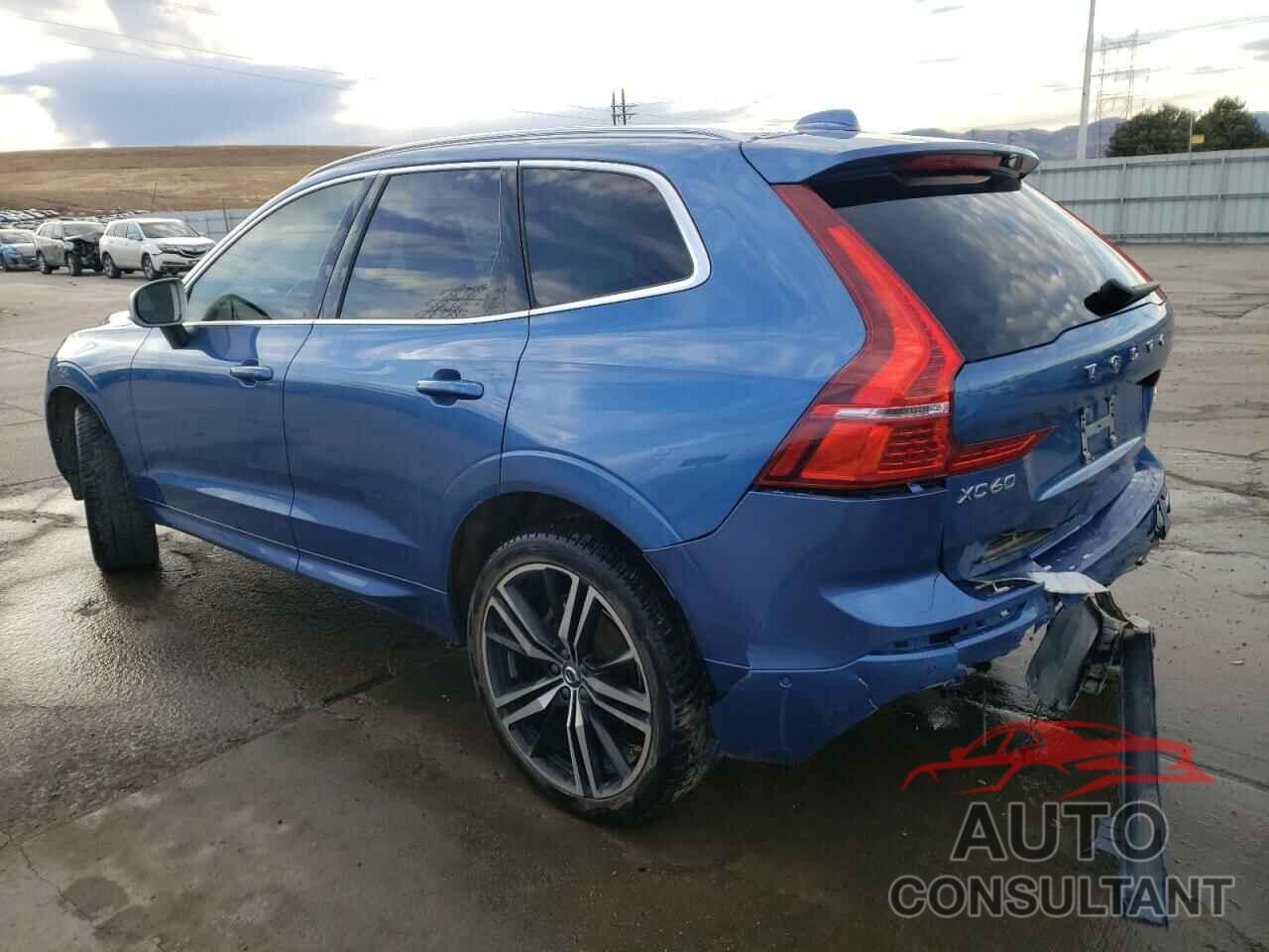 VOLVO XC60 2018 - LYV102RM9JB068601