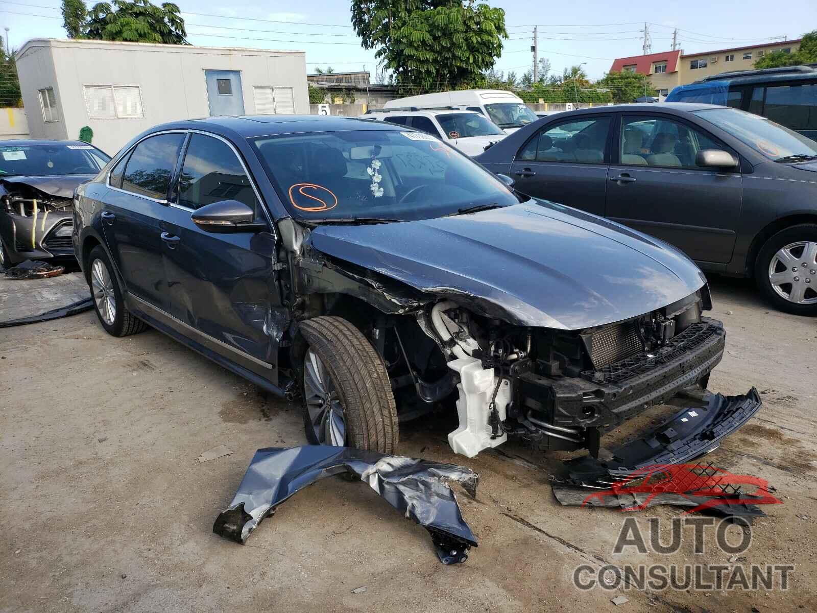 VOLKSWAGEN PASSAT 2017 - 1VWBT7A30HC048476