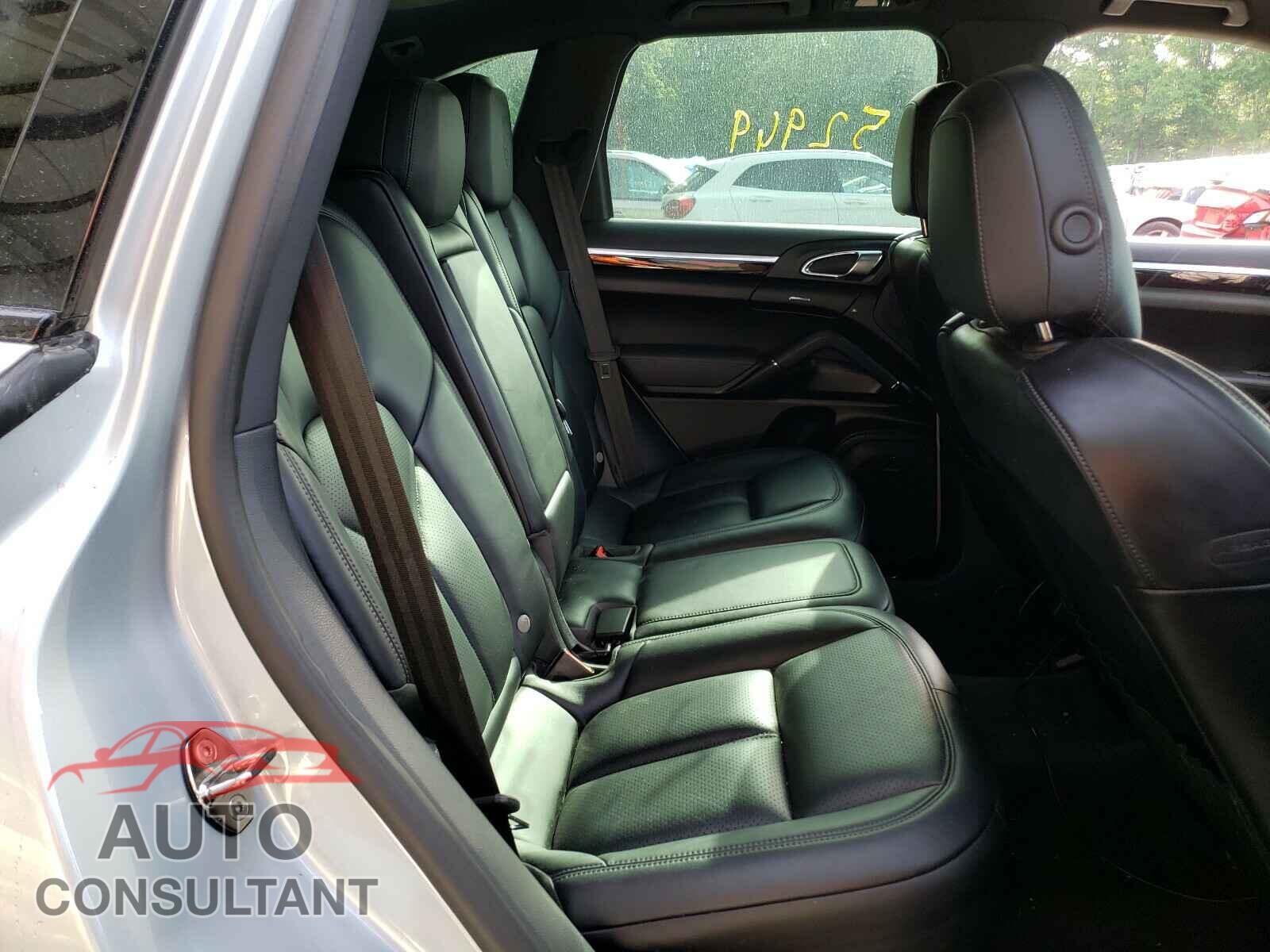 PORSCHE CAYENNE 2017 - WP1AA2A21HKA85507