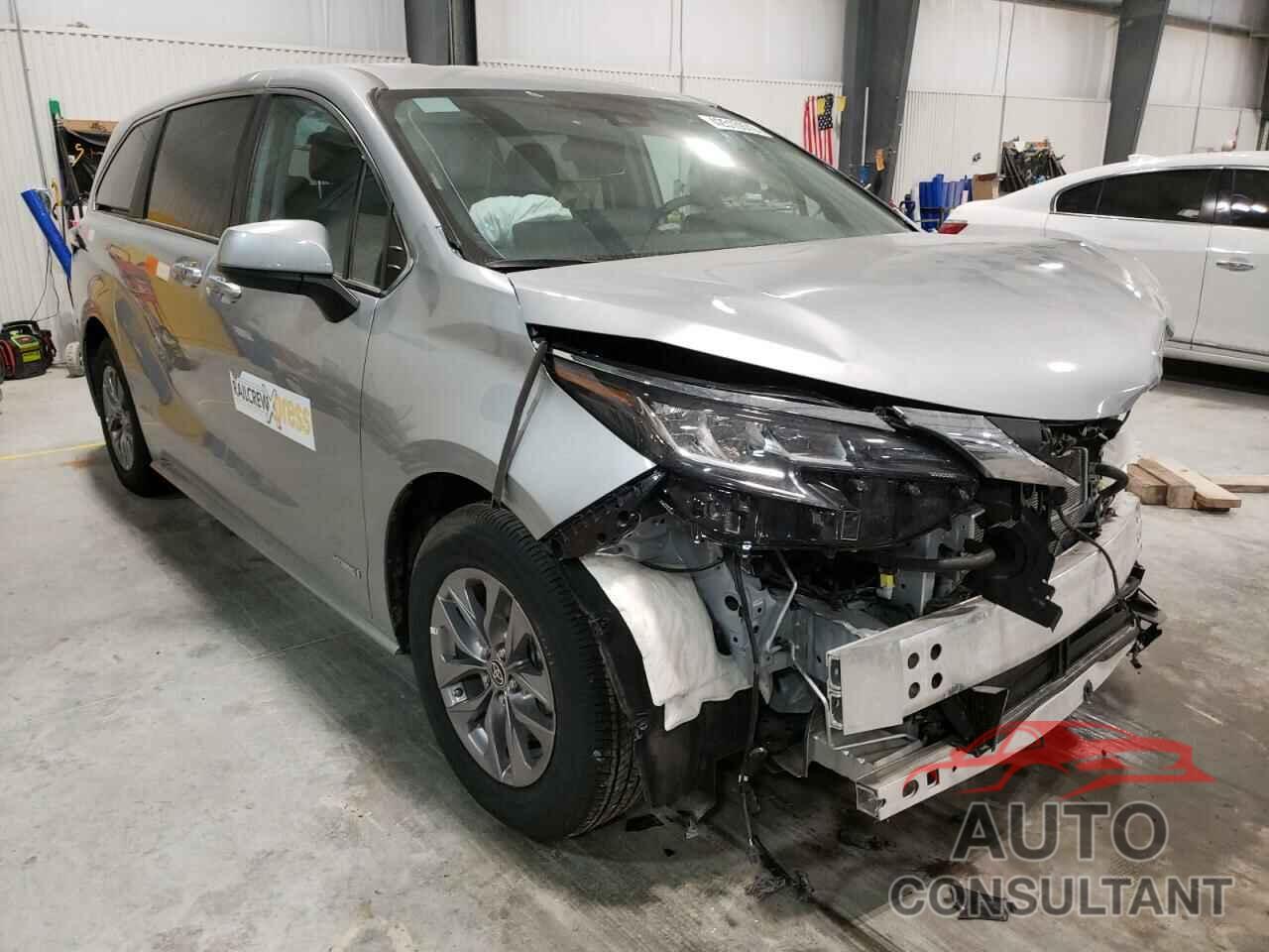 TOYOTA SIENNA 2021 - 5TDKSKFCXMS036362