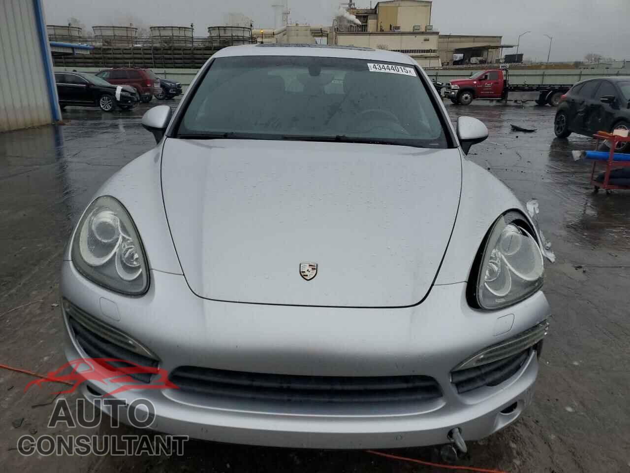 PORSCHE CAYENNE 2011 - WP1AB2A20BLA56000