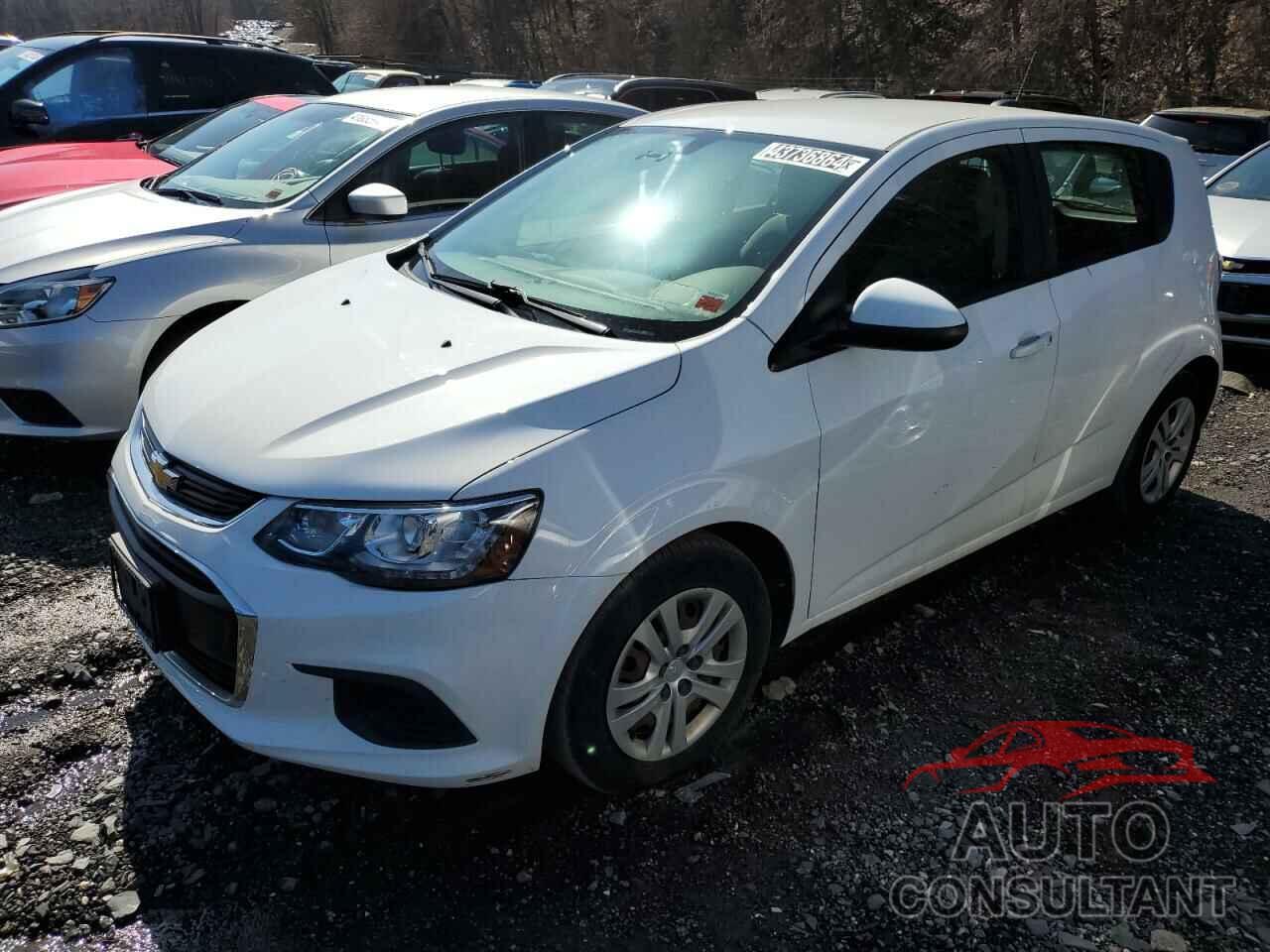 CHEVROLET SONIC 2019 - 1G1JG6SB2K4104754