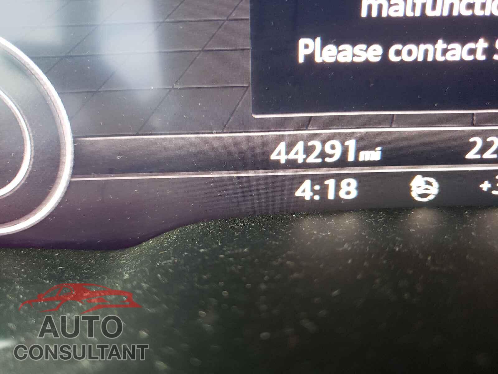 AUDI Q7 2018 - WA1LHAF7XJD037397