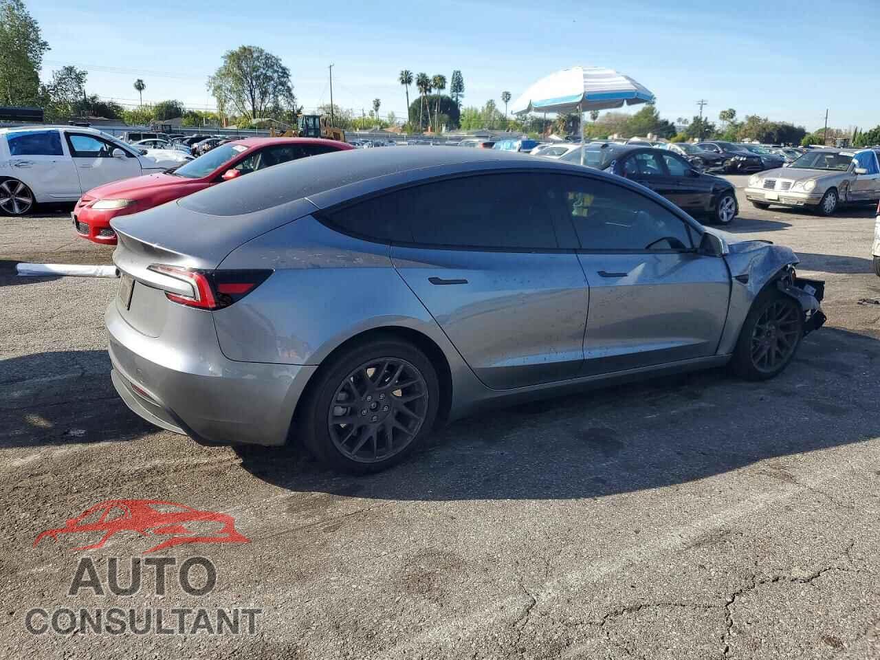 TESLA MODEL 3 2024 - 5YJ3E1EA7RF872857