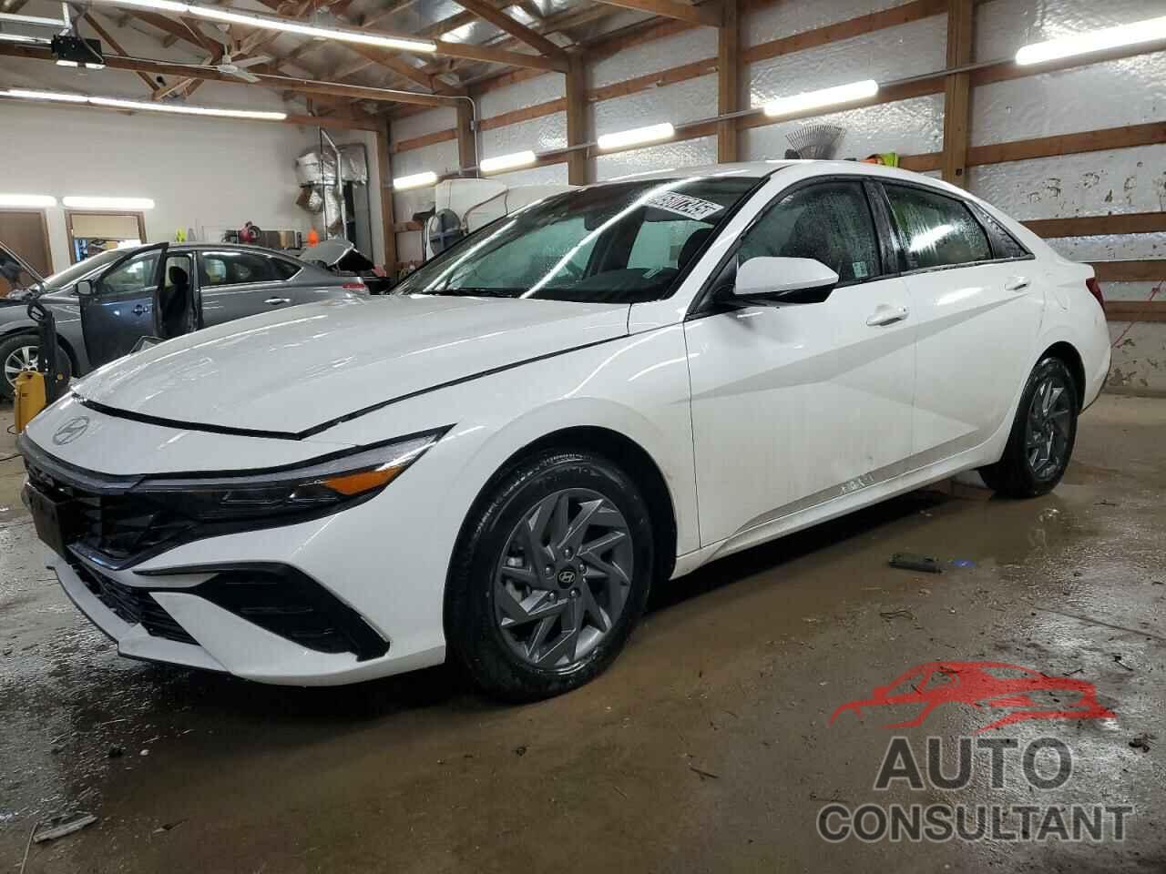 HYUNDAI ELANTRA 2024 - KMHLM4DG9RU740048