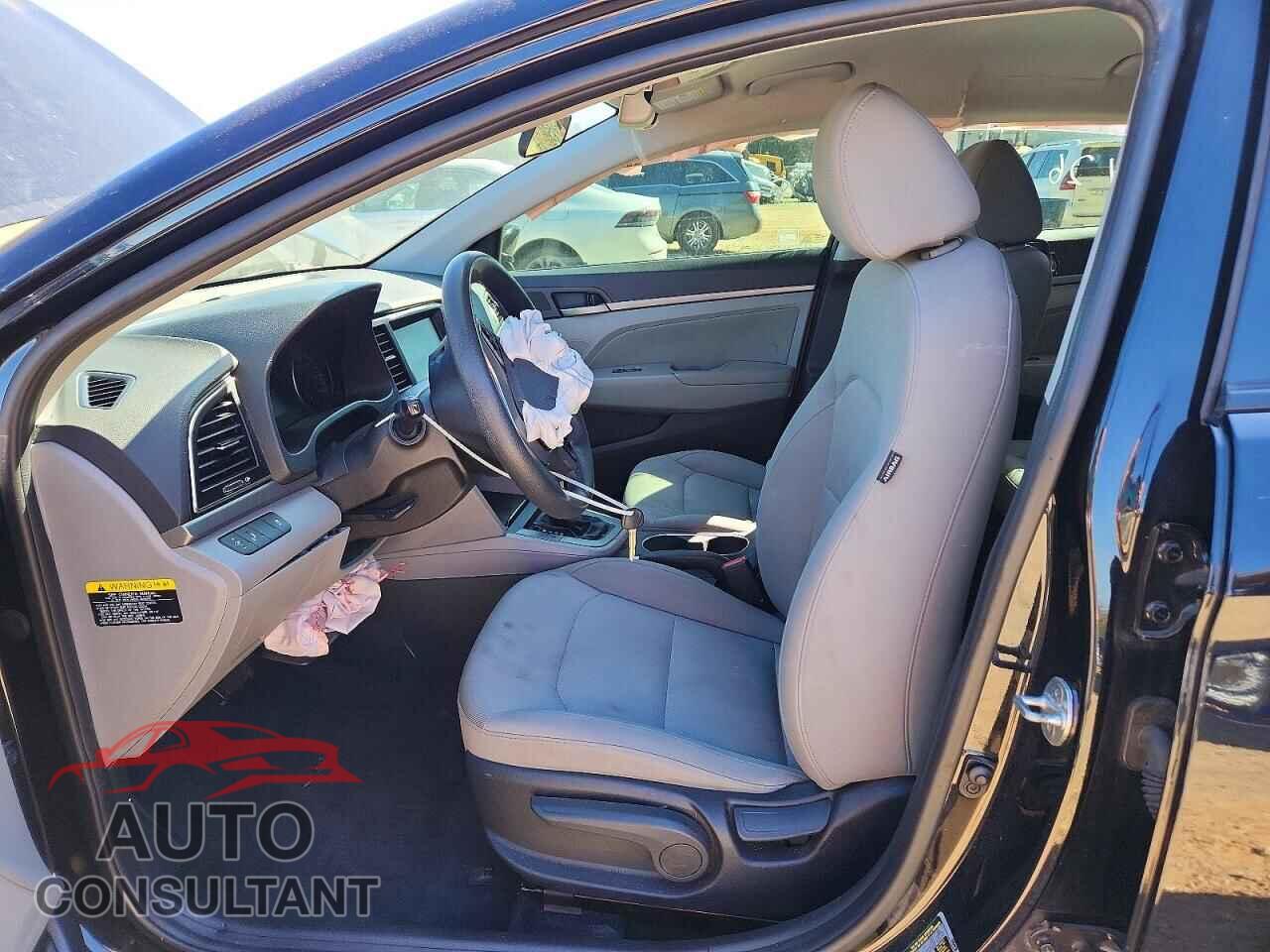 HYUNDAI ELANTRA 2018 - 5NPD84LF3JH303473