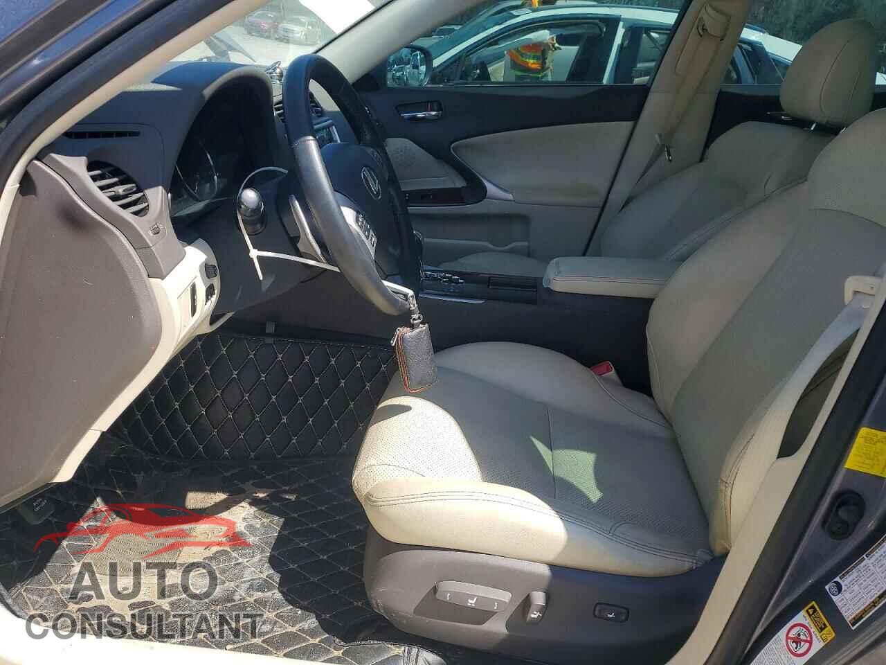 LEXUS IS 2013 - JTHBF5C24D5192158