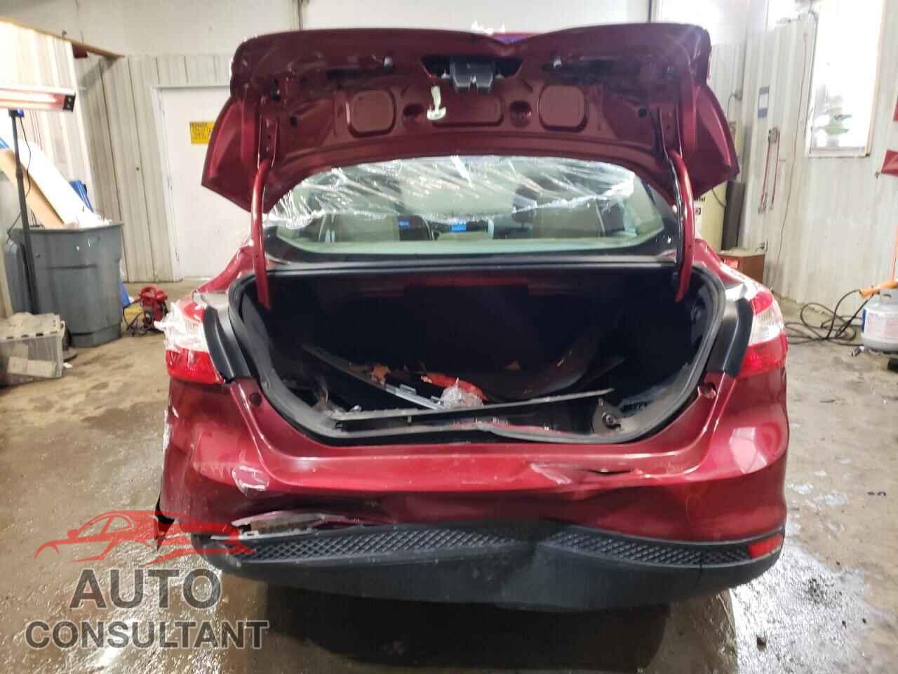 FORD FOCUS 2014 - 1FADP3F28EL152157