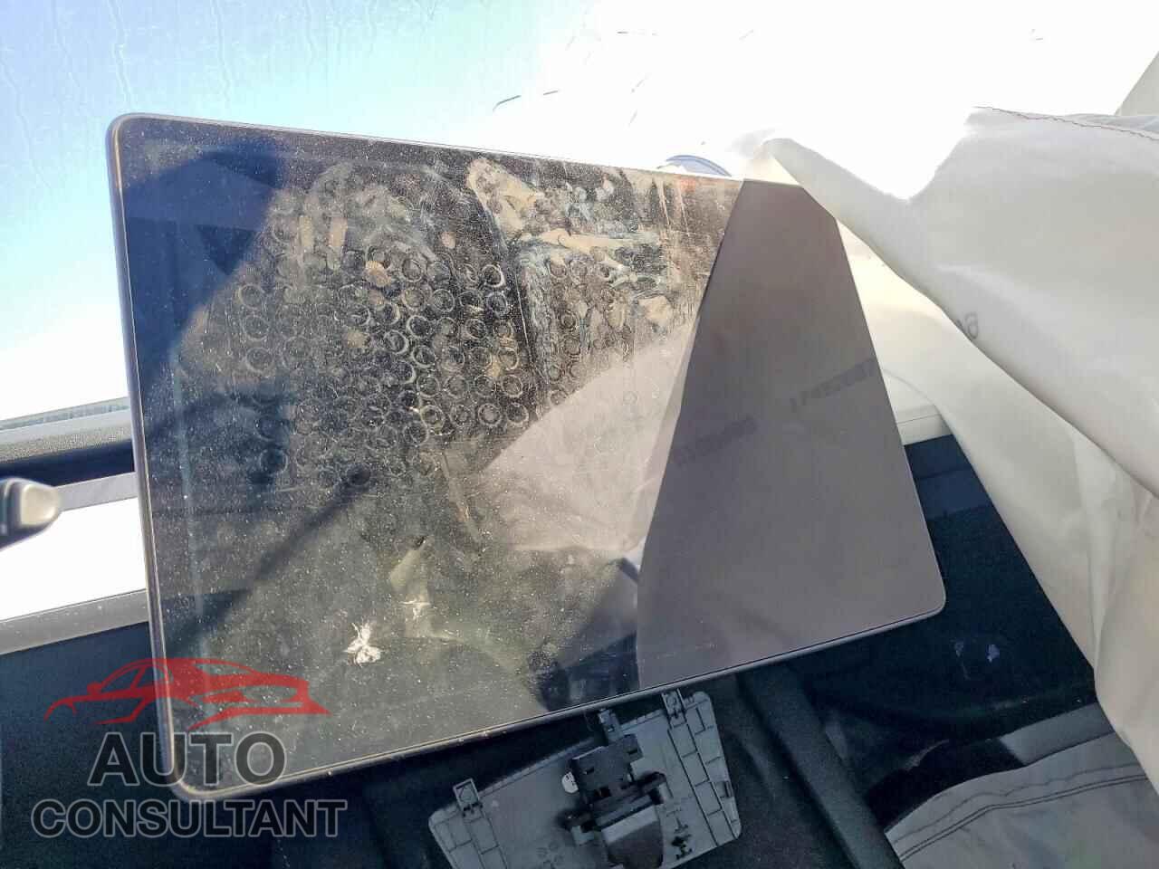 TESLA MODEL 3 2021 - 5YJ3E1EB8MF925082