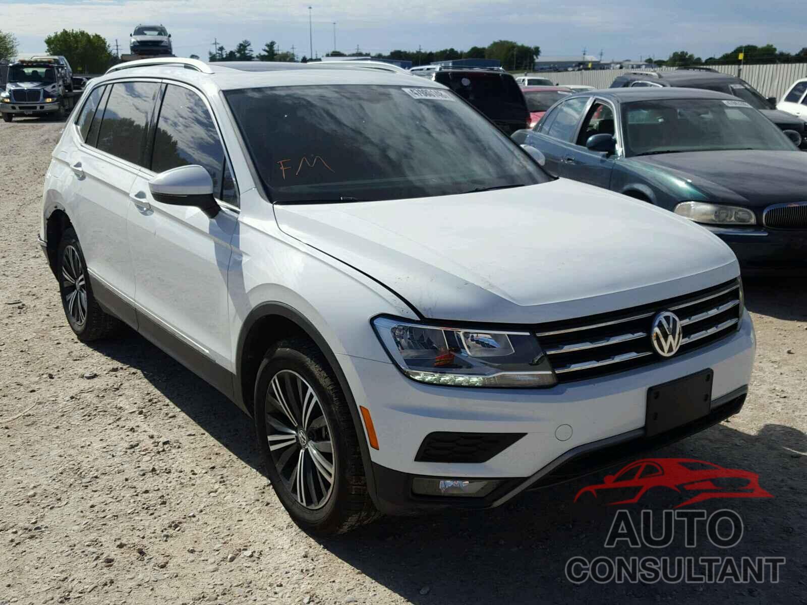 VOLKSWAGEN TIGUAN SE 2018 - 3VV2B7AX2JM075032