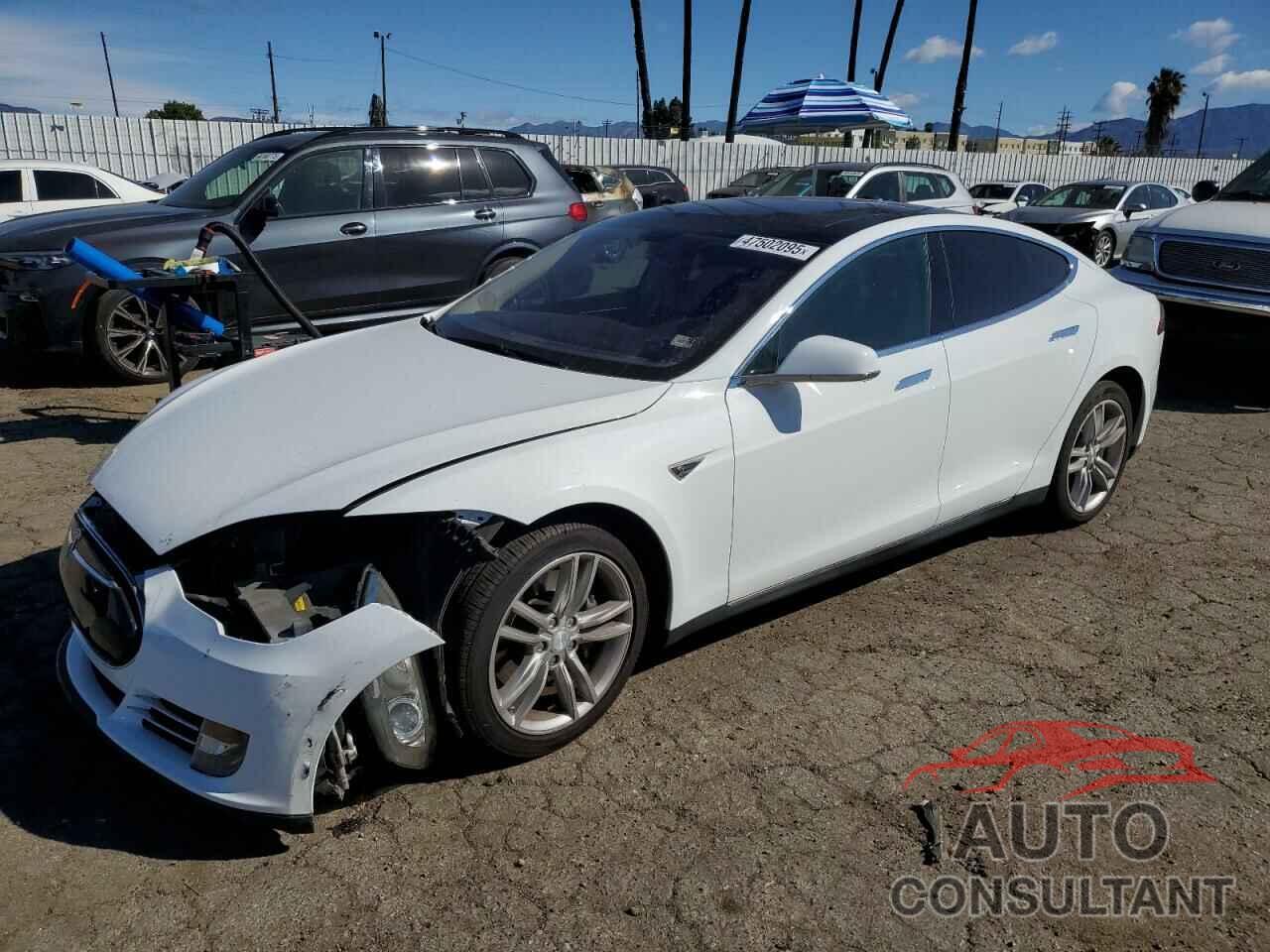 TESLA MODEL S 2013 - 5YJSA1CG8DFP17709
