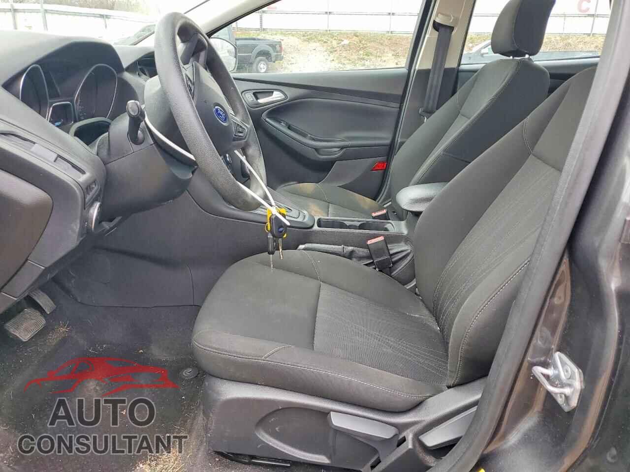 FORD FOCUS 2017 - 1FADP3F29HL319923