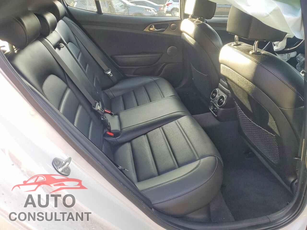 KIA STINGER 2018 - KNAE55LC8J6020762