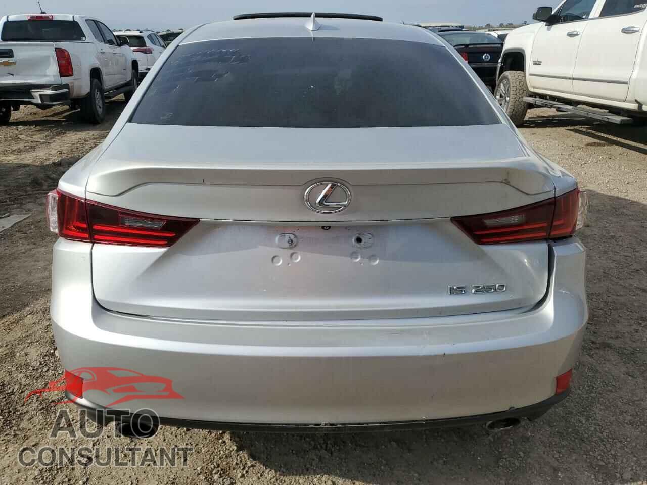 LEXUS IS 2015 - JTHBF1D22F5055603