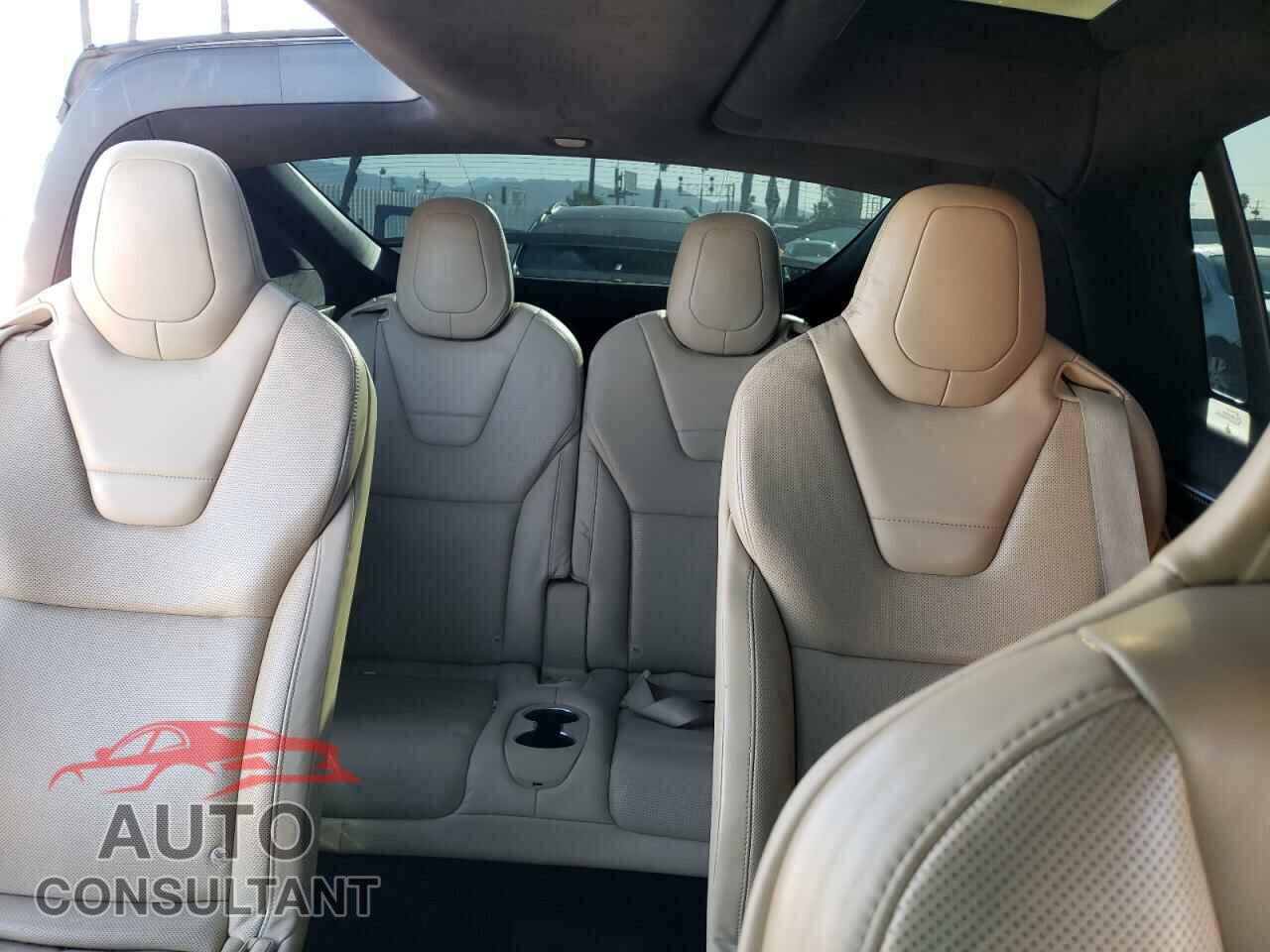 TESLA MODEL X 2016 - 5YJXCBE49GF001883