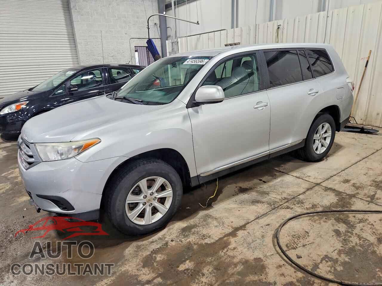 TOYOTA HIGHLANDER 2012 - 5TDBK3EH8CS123744