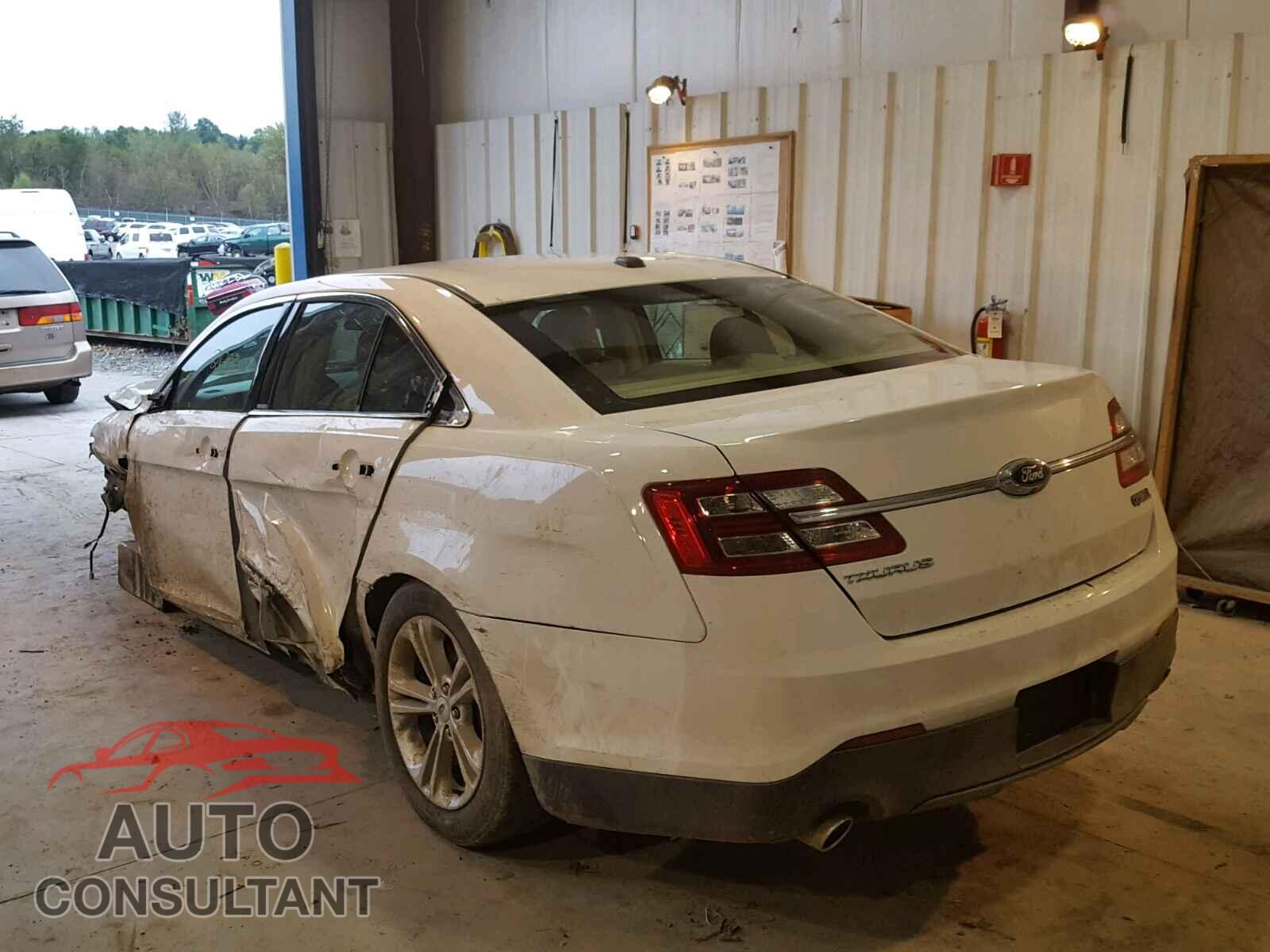 FORD TAURUS 2015 - 1FAHP2D89FG199145