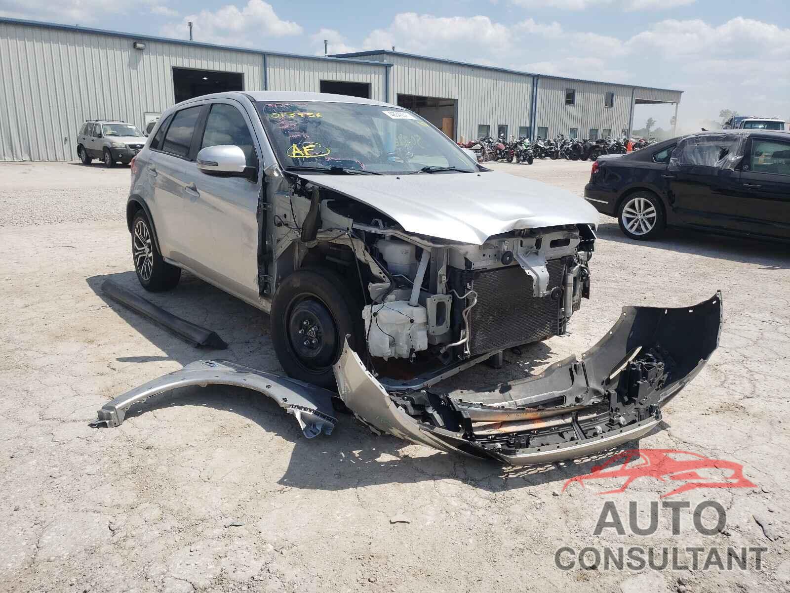 MITSUBISHI OUTLANDER 2018 - JA4AR3AW1JU013956