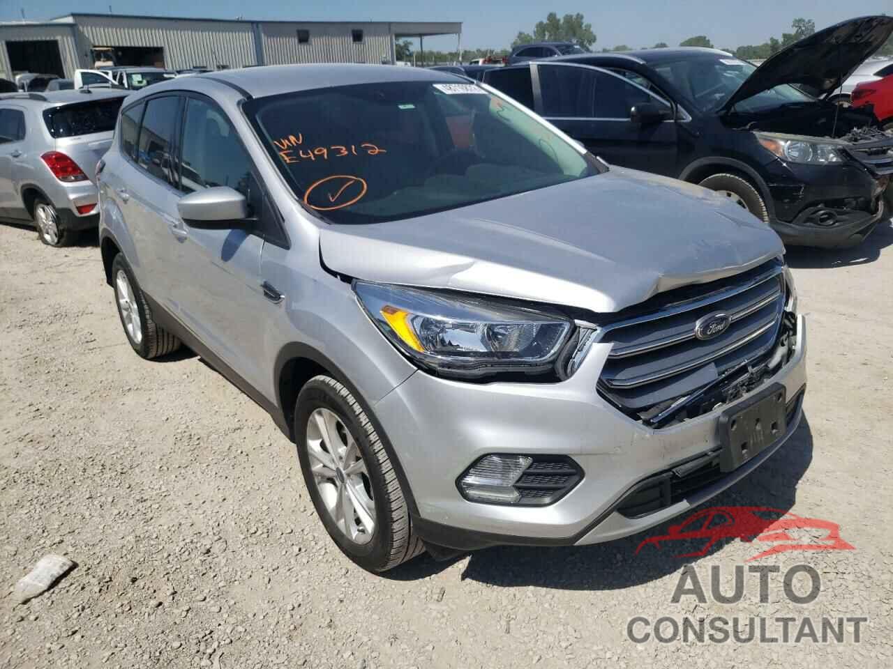 FORD ESCAPE 2017 - 1FMCU0GD1HUE49312