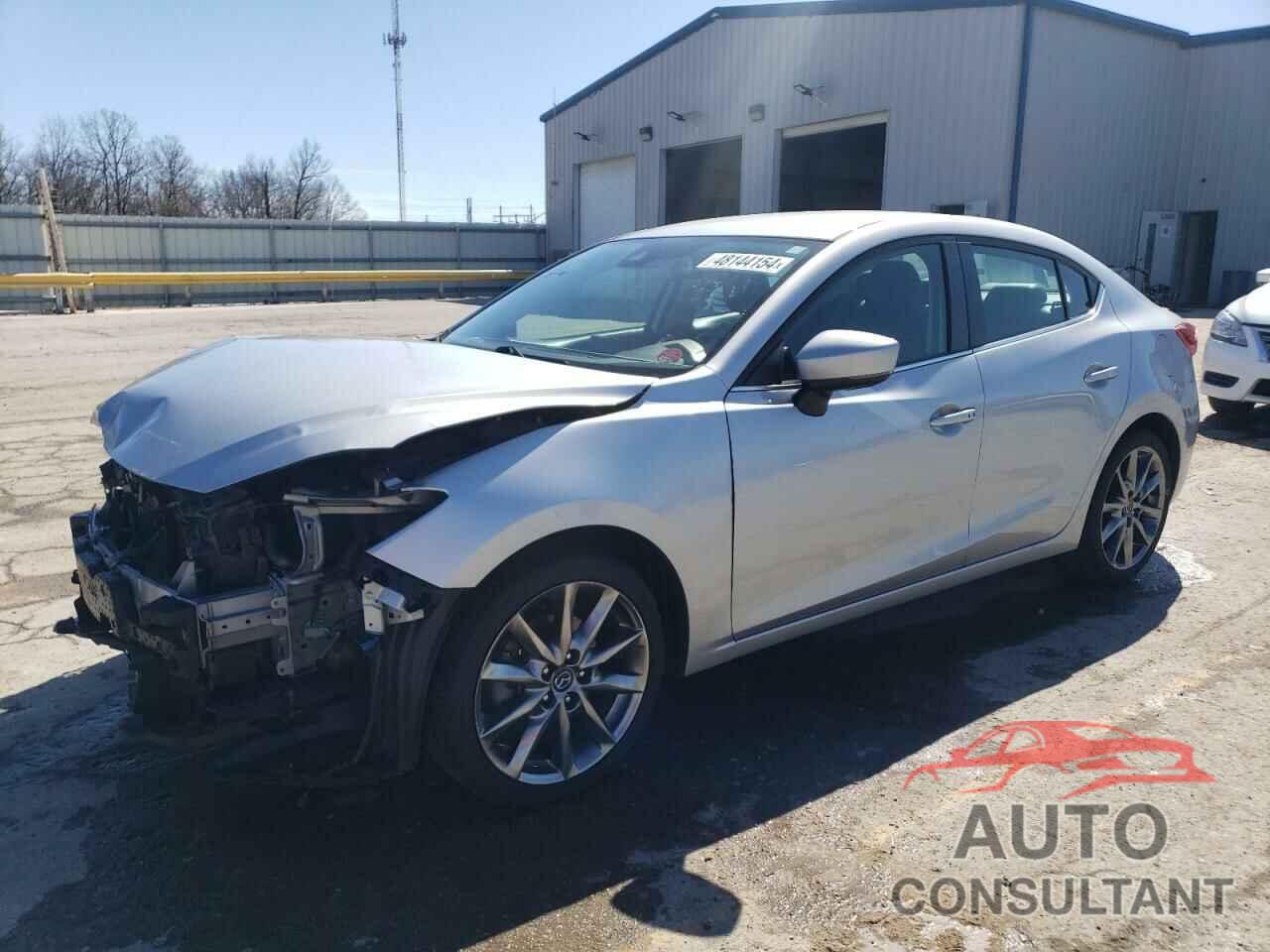 MAZDA 3 2018 - 3MZBN1V38JM218413