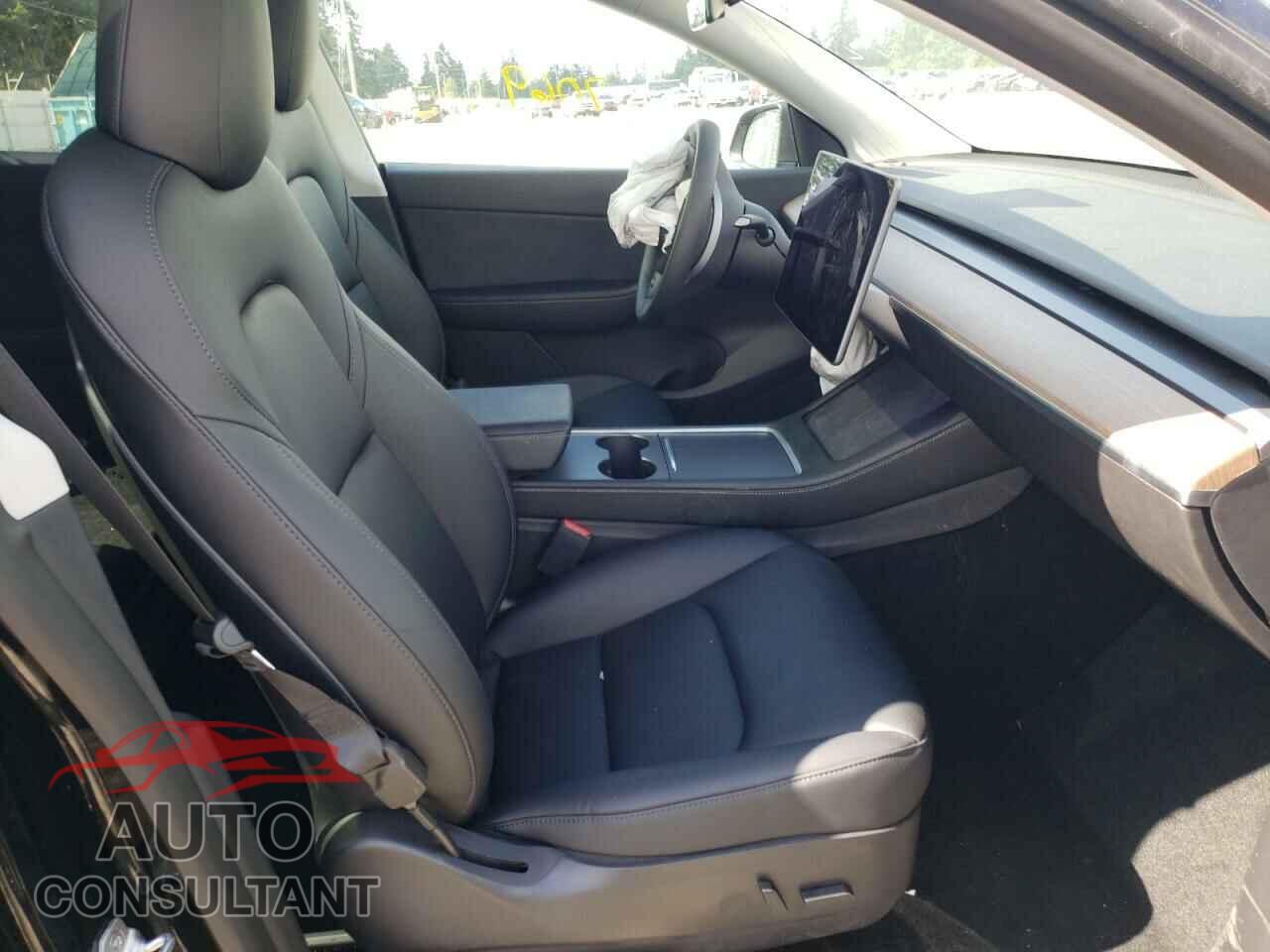 TESLA MODEL Y 2021 - 5YJYGAEE1MF304597